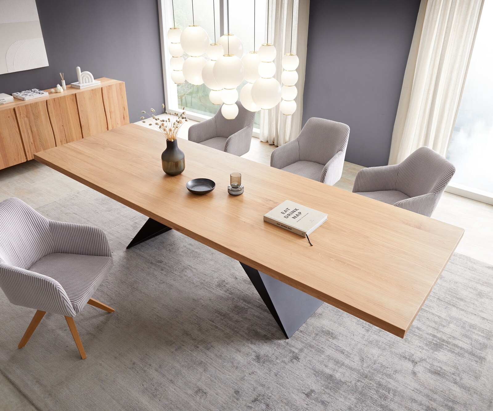 Eettafel Edge 300x100 eiken natuur V-frame staal  zwart 3