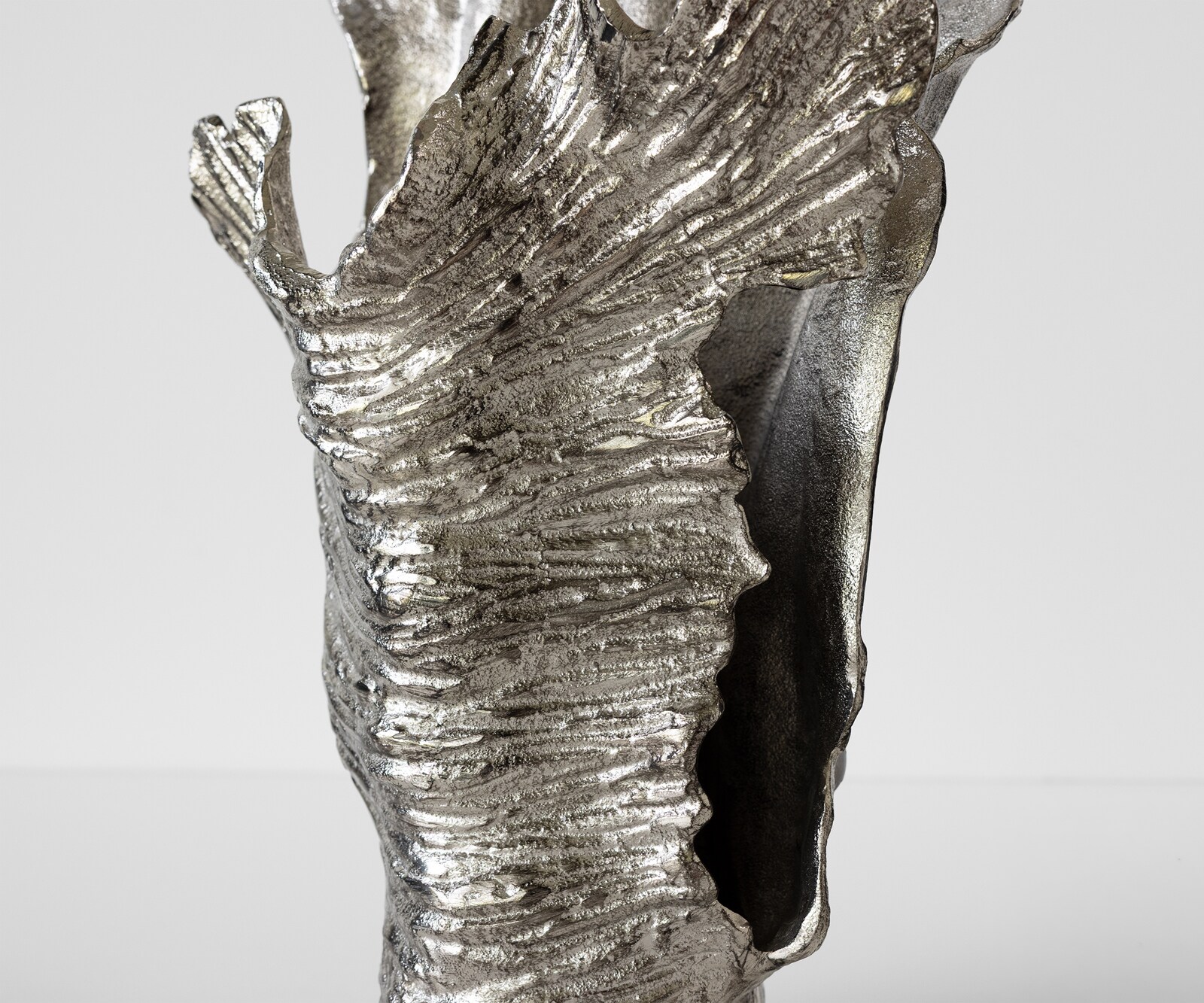 Vaas Corallo B43 x D24 x H61 cm Aluminium Platin Handgemaakt 4