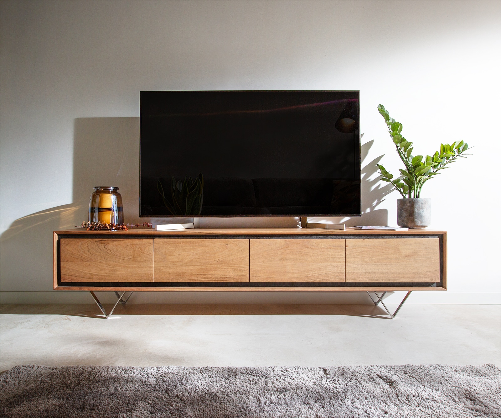 Tv-meubel Stonegrace 200 cm acacia natuur 4 deuren steenfineer V-poot 1 Tv-meubel Stonegrace 200 cm acacia natuur 4 deuren steenfineer V-poot 1