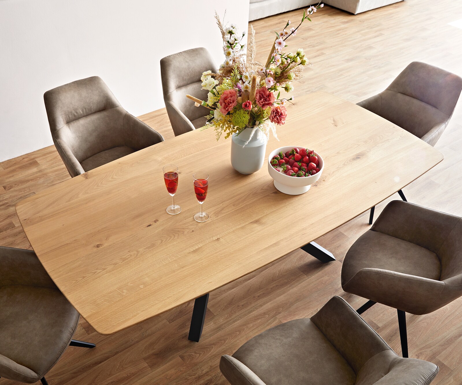 Eettafel Edge Boot 200x100x2,5-3 eiken natuur kruisframe rechthoek zwart  Schweizer Kante 2