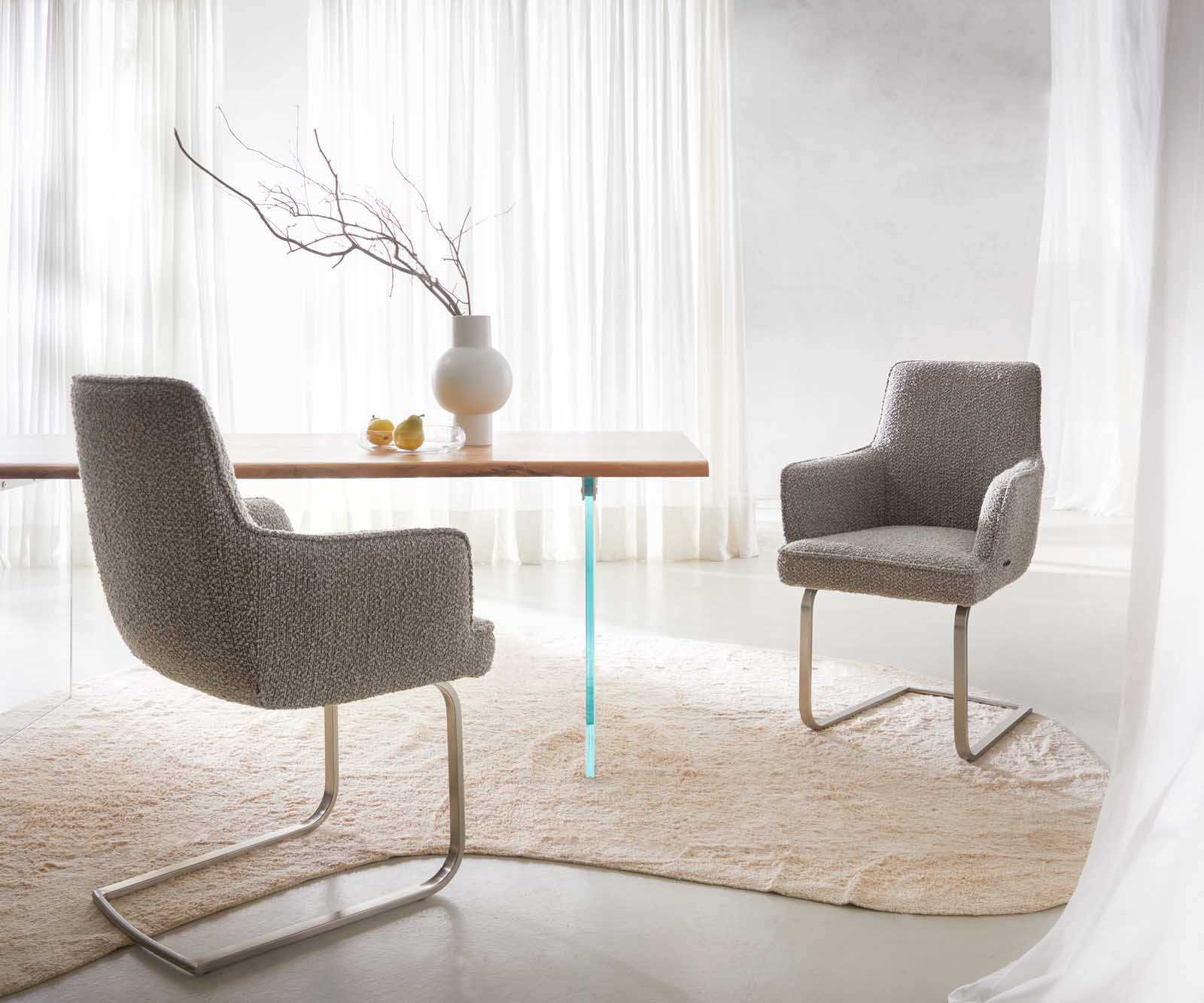 Sledemodel Heira-Flex met armleuning bouclé zilver grijs sledemodel vlak roestvrij staal pocketveer kern 5 Sledemodel Heira-Flex met armleuning bouclé zilver grijs sledemodel vlak roestvrij staal pocketveer kern 5