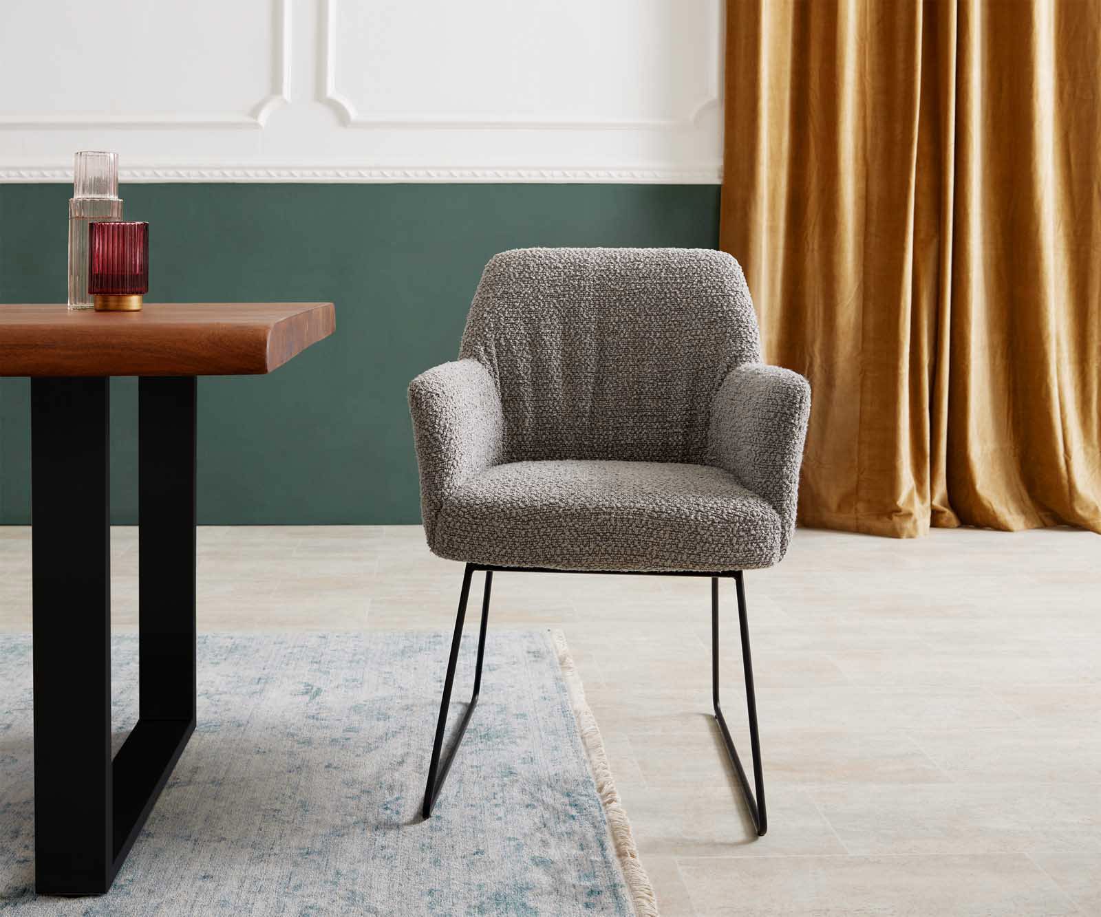 Eetkamerstoel Xana-Flex met armleuning bouclé zilver grijs slipframe zwart pocketveer kern 1 Eetkamerstoel Xana-Flex met armleuning bouclé zilver grijs slipframe zwart pocketveer kern 1