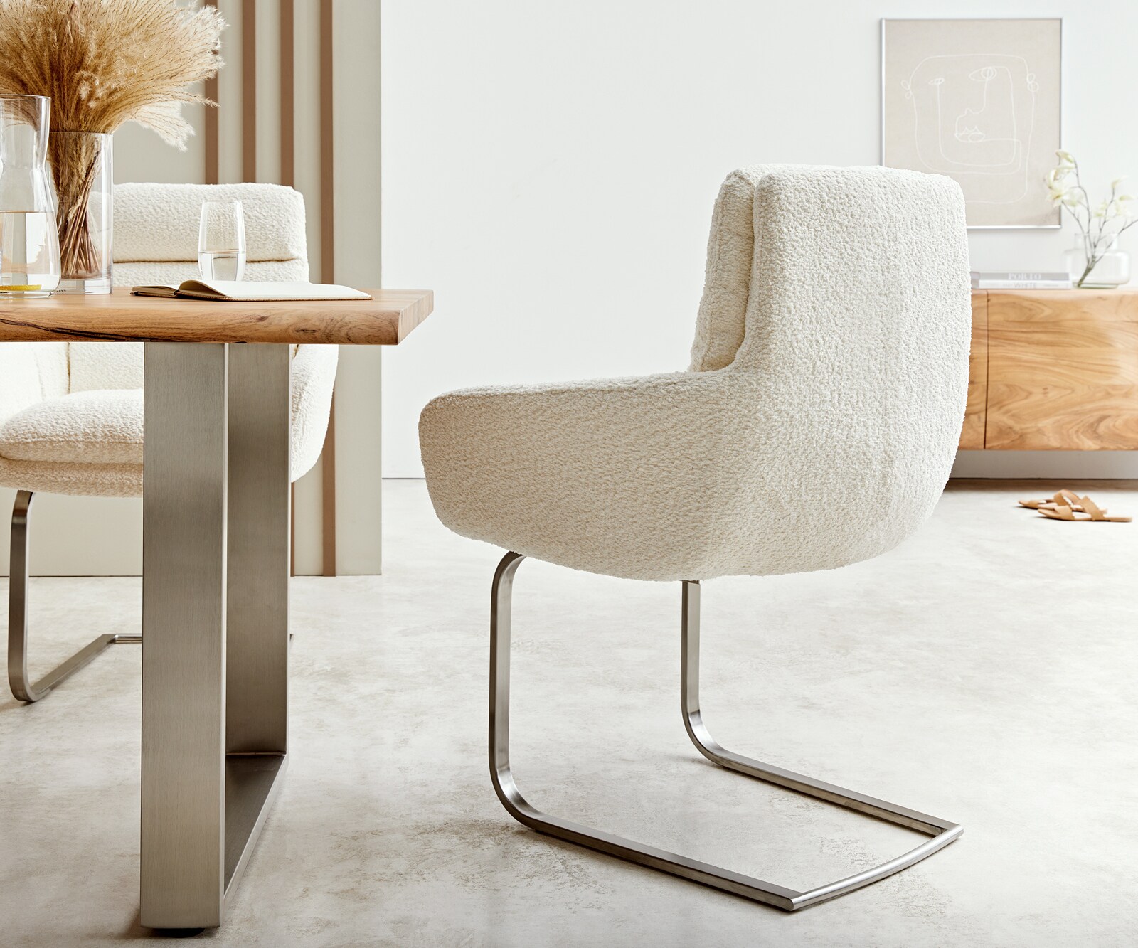 Sledemodel Abelia-Flex met armleuning bouclé wit sledemodel vlak roestvrij staal 4 Sledemodel Abelia-Flex met armleuning bouclé wit sledemodel vlak roestvrij staal 4