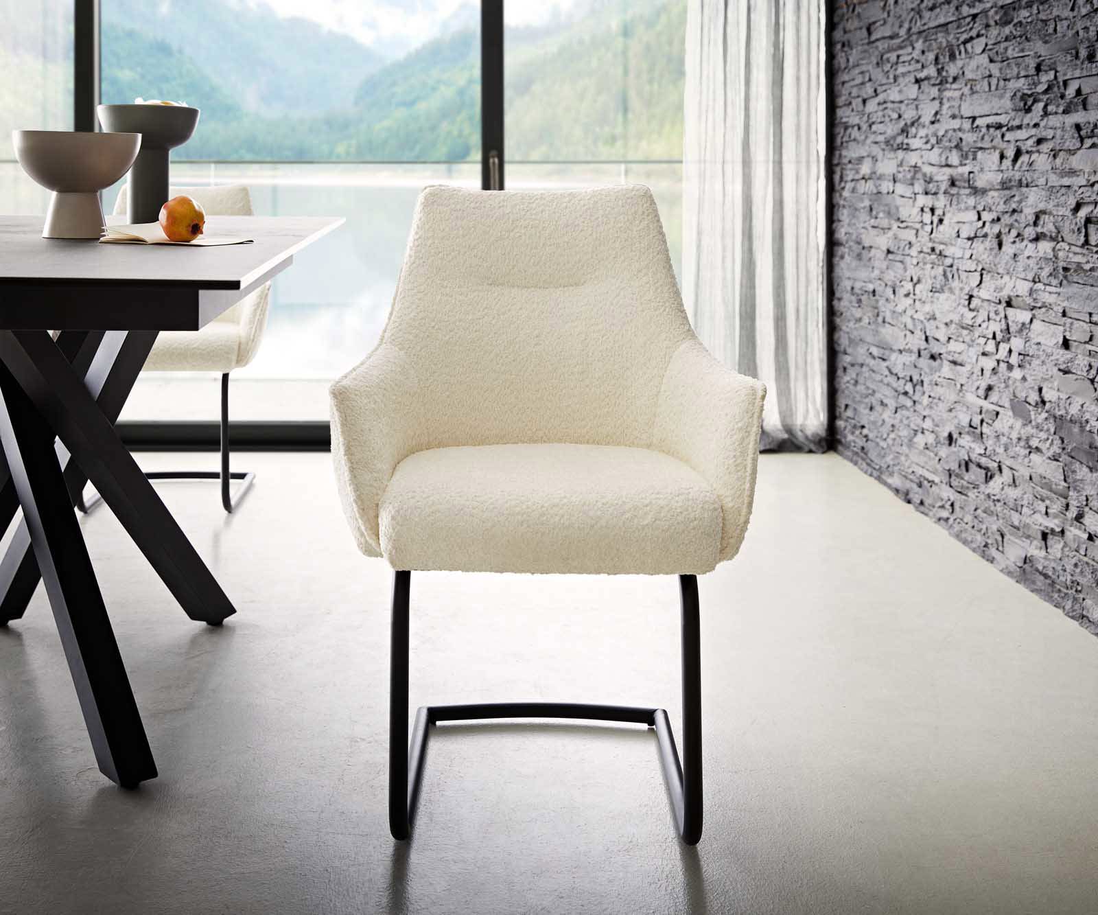 Sledemodel Alja-Flex met armleuning bouclé wit sledemodel rond zwart pocketveer kern 1 Sledemodel Alja-Flex met armleuning bouclé wit sledemodel rond zwart pocketveer kern 1