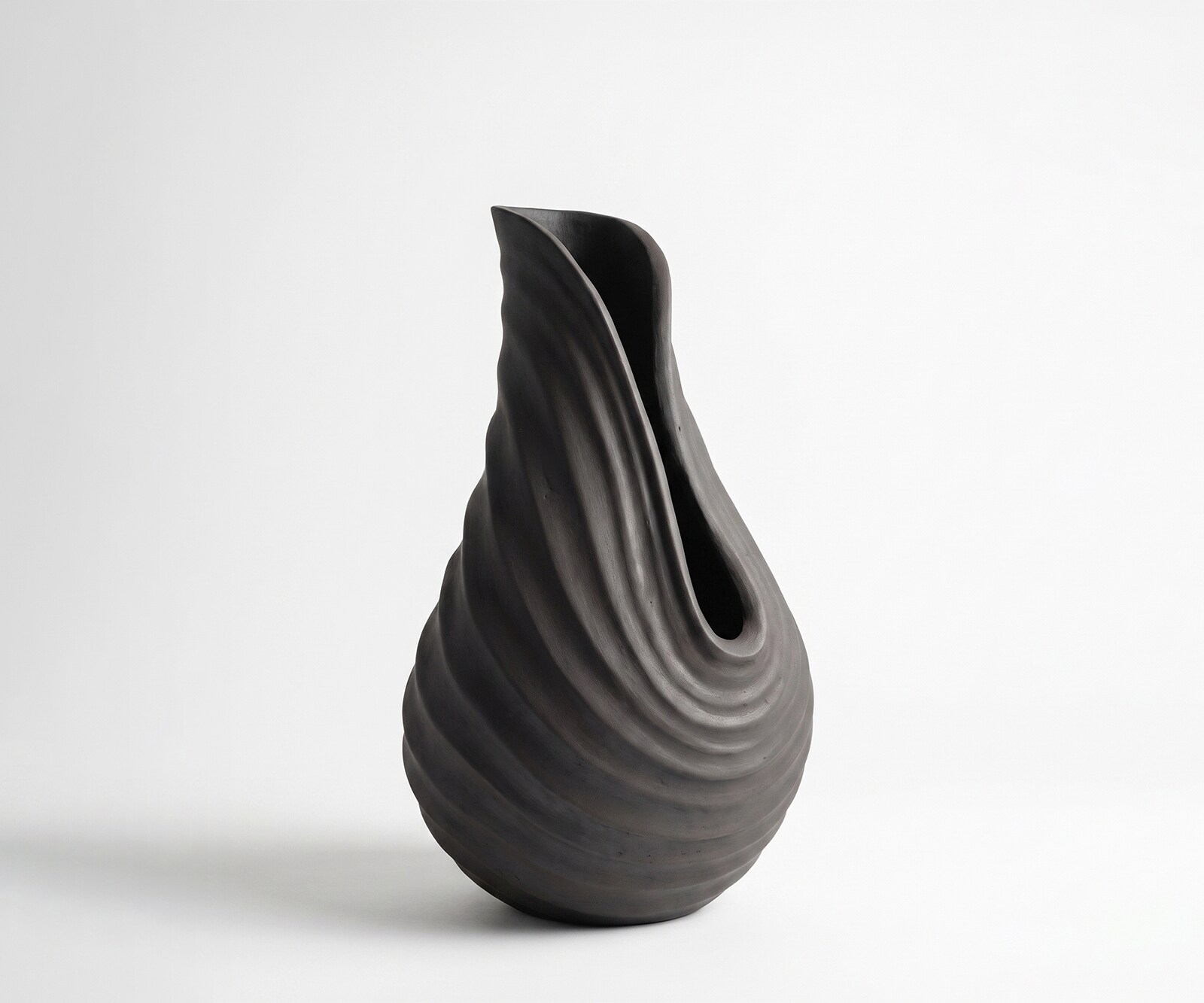 Vaas Helixa B17 x D18 x H31 cm Aluminium Basalt Gegoten