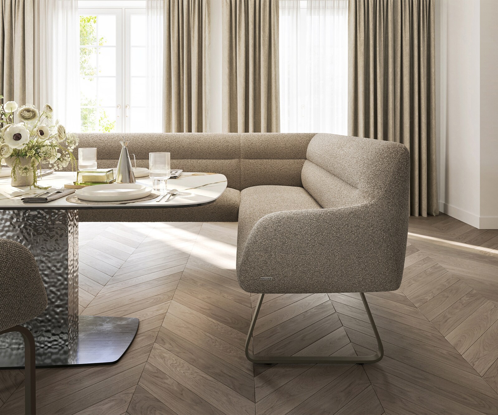 Eetkamerbank Taya-Flex 285x190 cm bouclé mud platte sledebasis afwerking met titaniumeffect pocketvering rechts 5