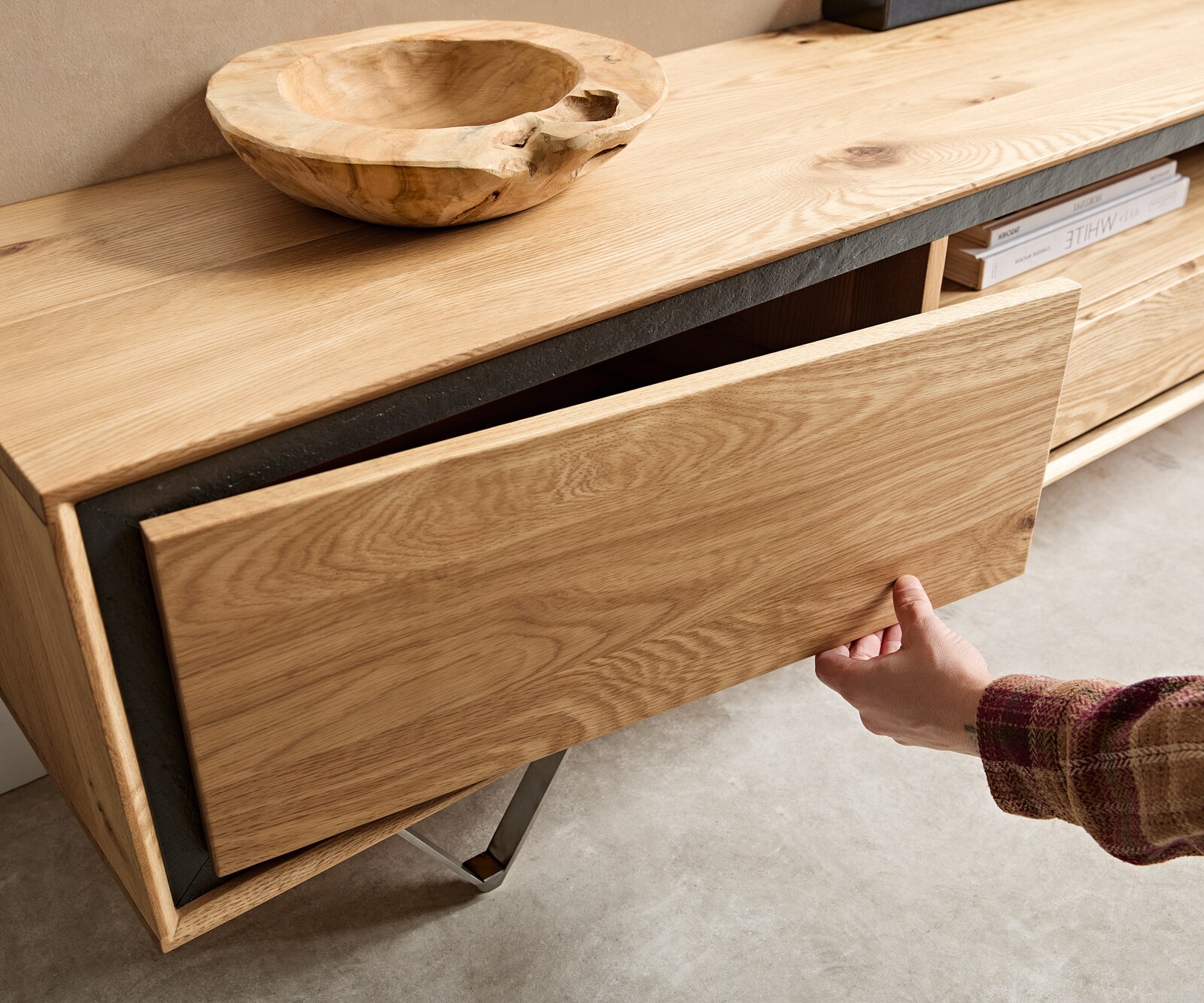 Tv-meubel Stonegrace 240 cm natuur eiken 2 deuren 1 vak 2 laden steenfineer V-onderstel roestvrij staal 5