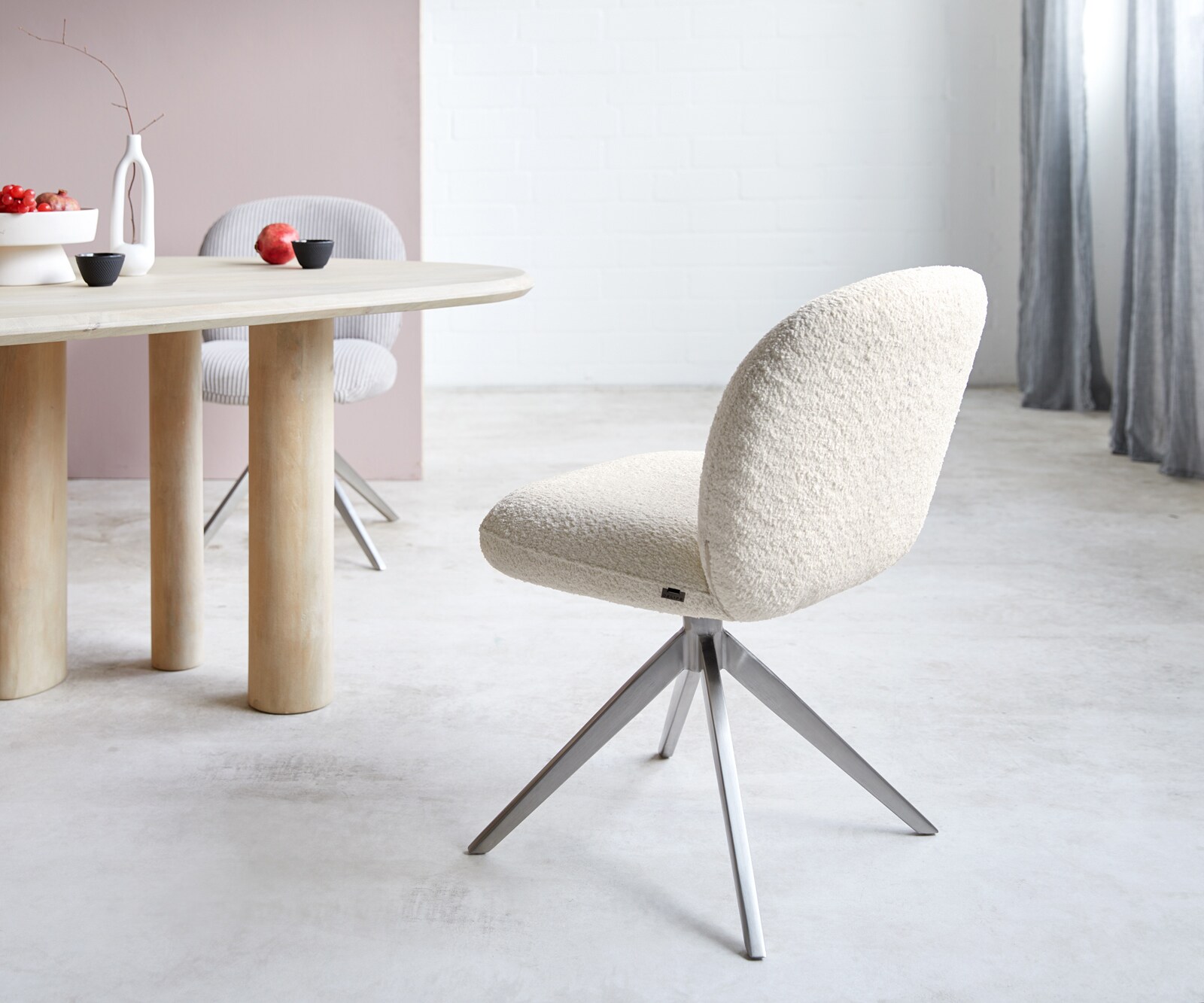 Draaistoel Nube-Flex bouclé wit kruisframe breed roestvrij staal 360° draaibaar pocketveer kern 4 Draaistoel Nube-Flex bouclé wit kruisframe breed roestvrij staal 360° draaibaar pocketveer kern 4