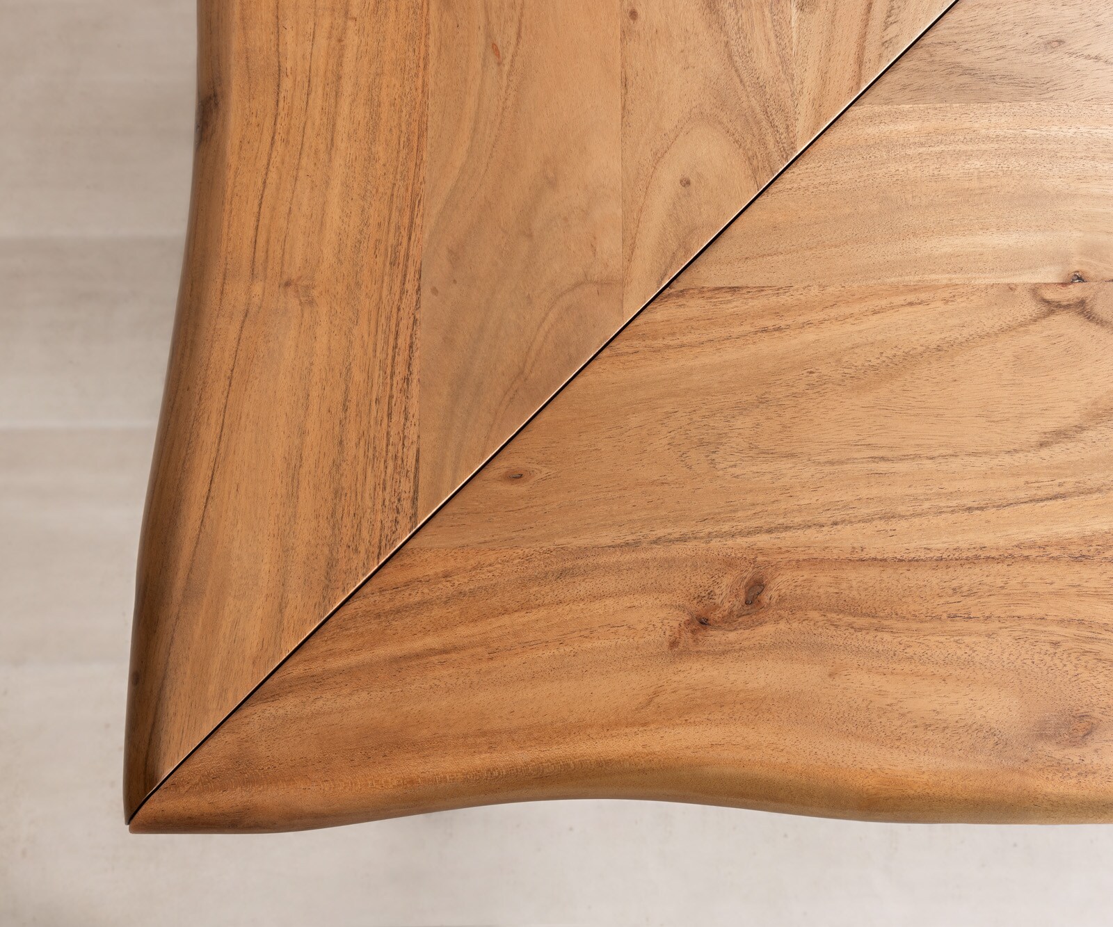 Bureautafel Live-Edge acacia natuur 180x180 frame zilver boomkant 8
