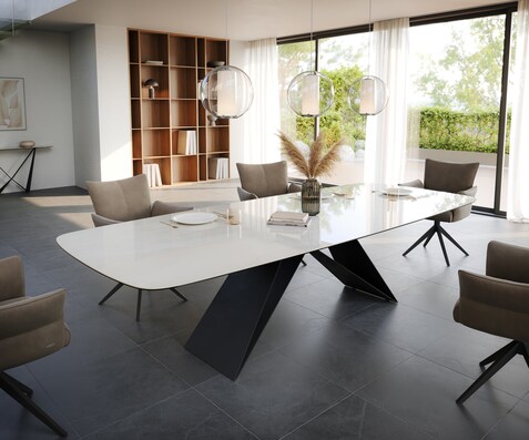 Eettafel Edge Boot 300x120 cm Keramiek Onyx Champagne V-onderstel Platstaal Zwart