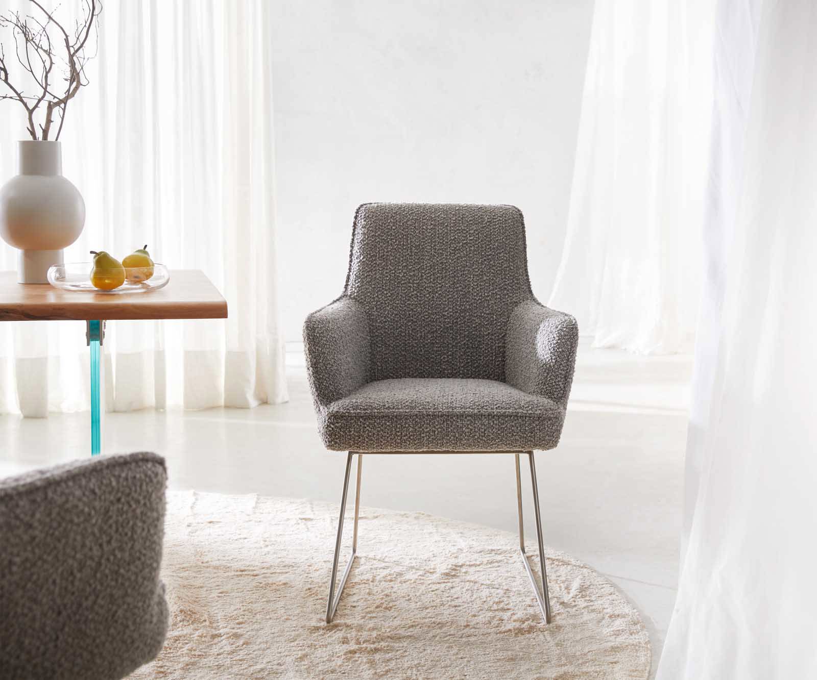 Eetkamerstoel Heira-Flex met armleuning bouclé zilver grijs slipframe roestvrij staal pocketveer kern 1 Eetkamerstoel Heira-Flex met armleuning bouclé zilver grijs slipframe roestvrij staal pocketveer kern 1