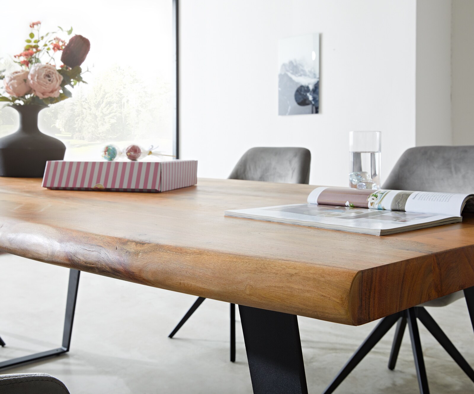 Eettafel Edge 200x100 XL acacia natuur metaal schuin Live-Edge 4