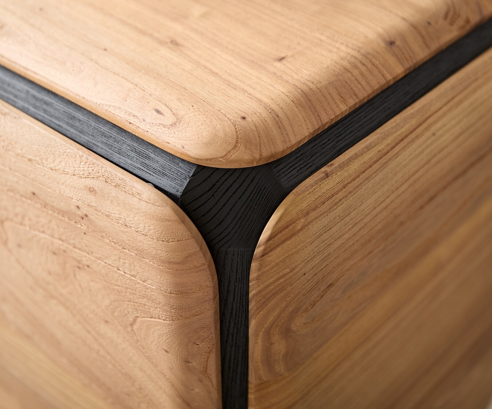 Dressoir Giacinto 180 cm natuur iep 4 deuren L-onderstel zwart 5