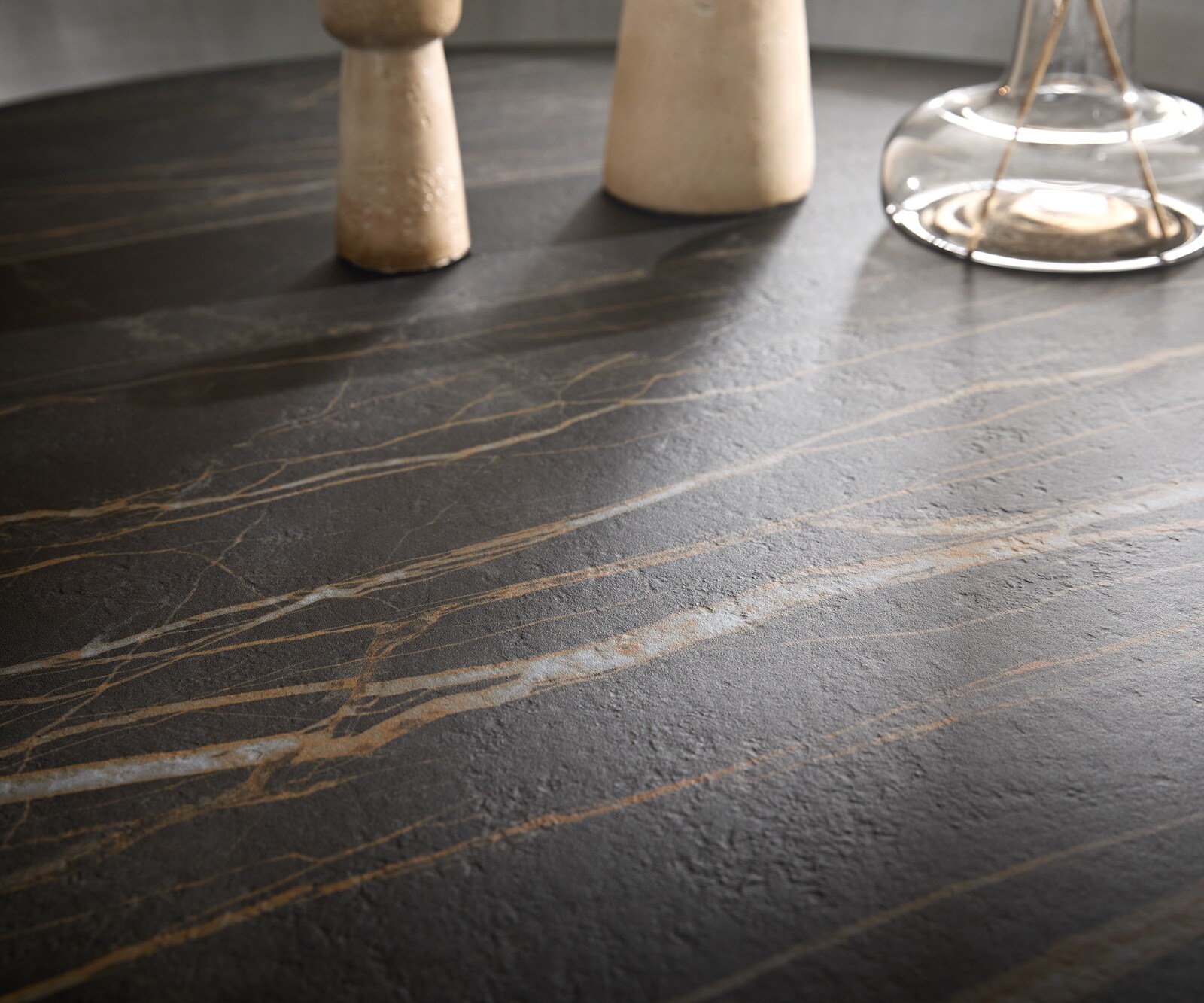 Salontafel Skafi 100x40 cm Keramisch Laminam® Noir Desir Bruin metaal zilver 4