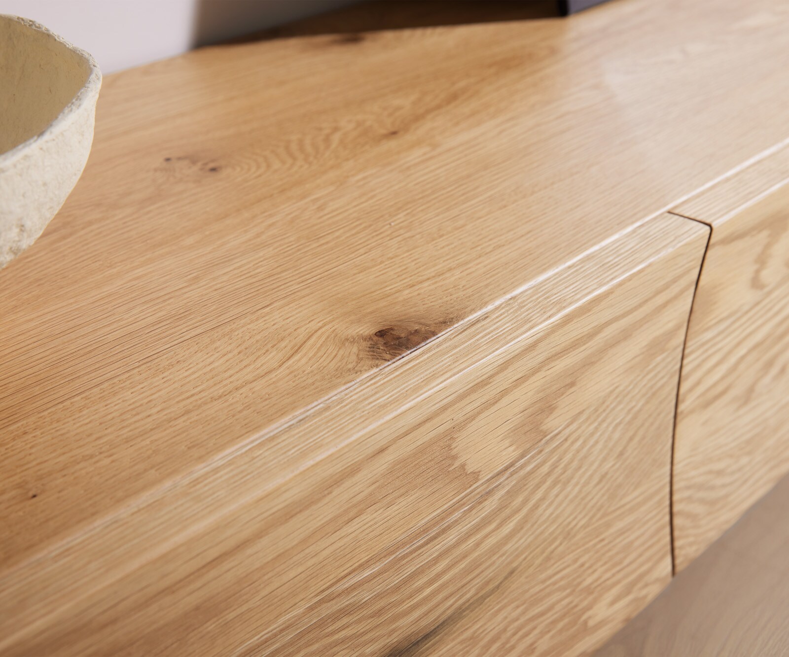 Tv-meubel Wyatt 220 cm eiken natuur 4 laden zwevend 4 Tv-meubel Wyatt 220 cm eiken natuur 4 laden zwevend 4