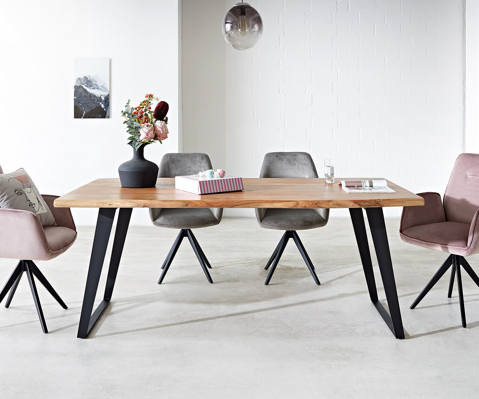 Eettafel Edge 180x90 XL acacia natuur metaal schuin Live-Edge 1
