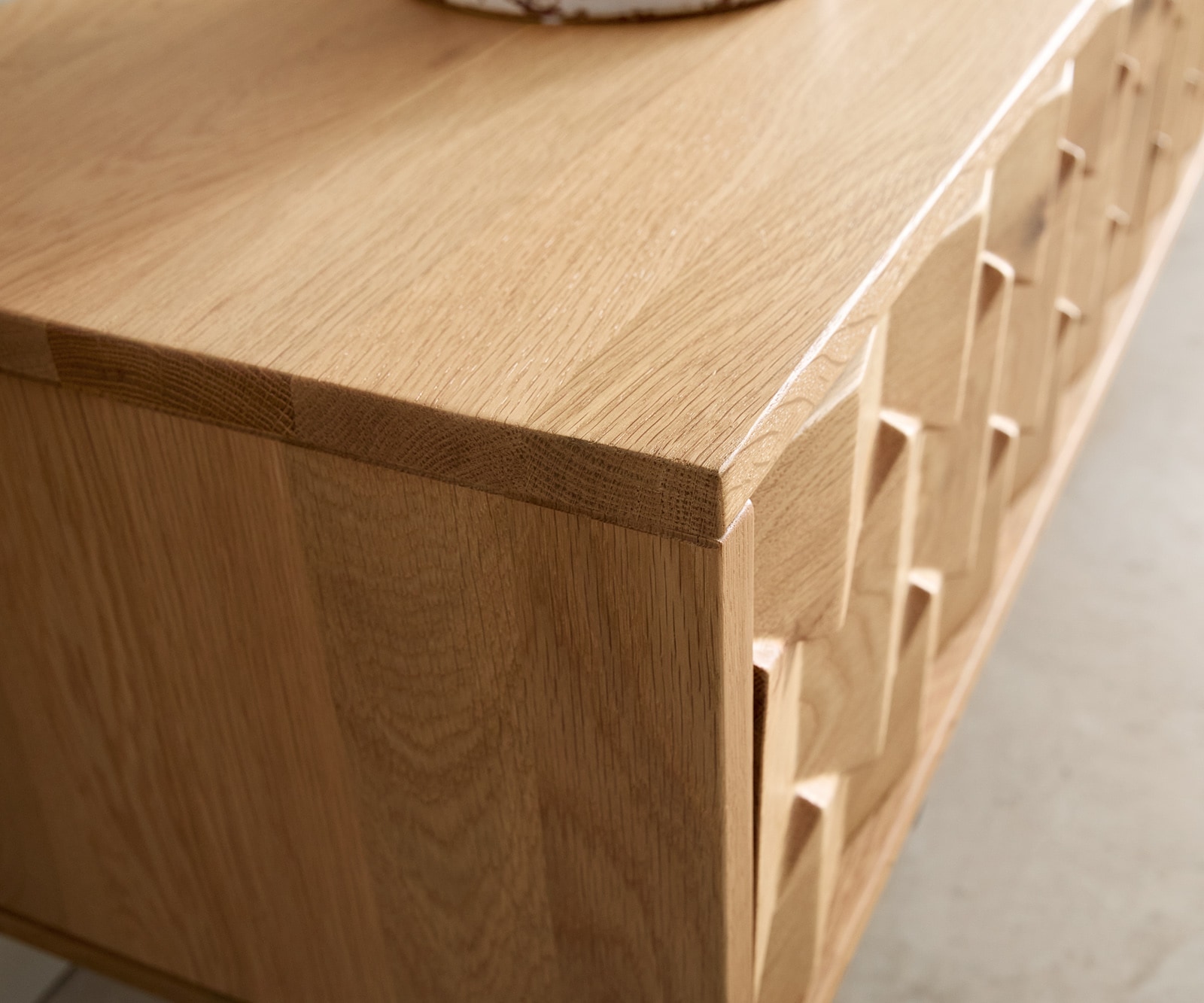 Tv-meubel Fevo 220 cm natuur eiken 4 deuren V-poot metaal zwart 5 Tv-meubel Fevo 220 cm natuur eiken 4 deuren V-poot metaal zwart 5