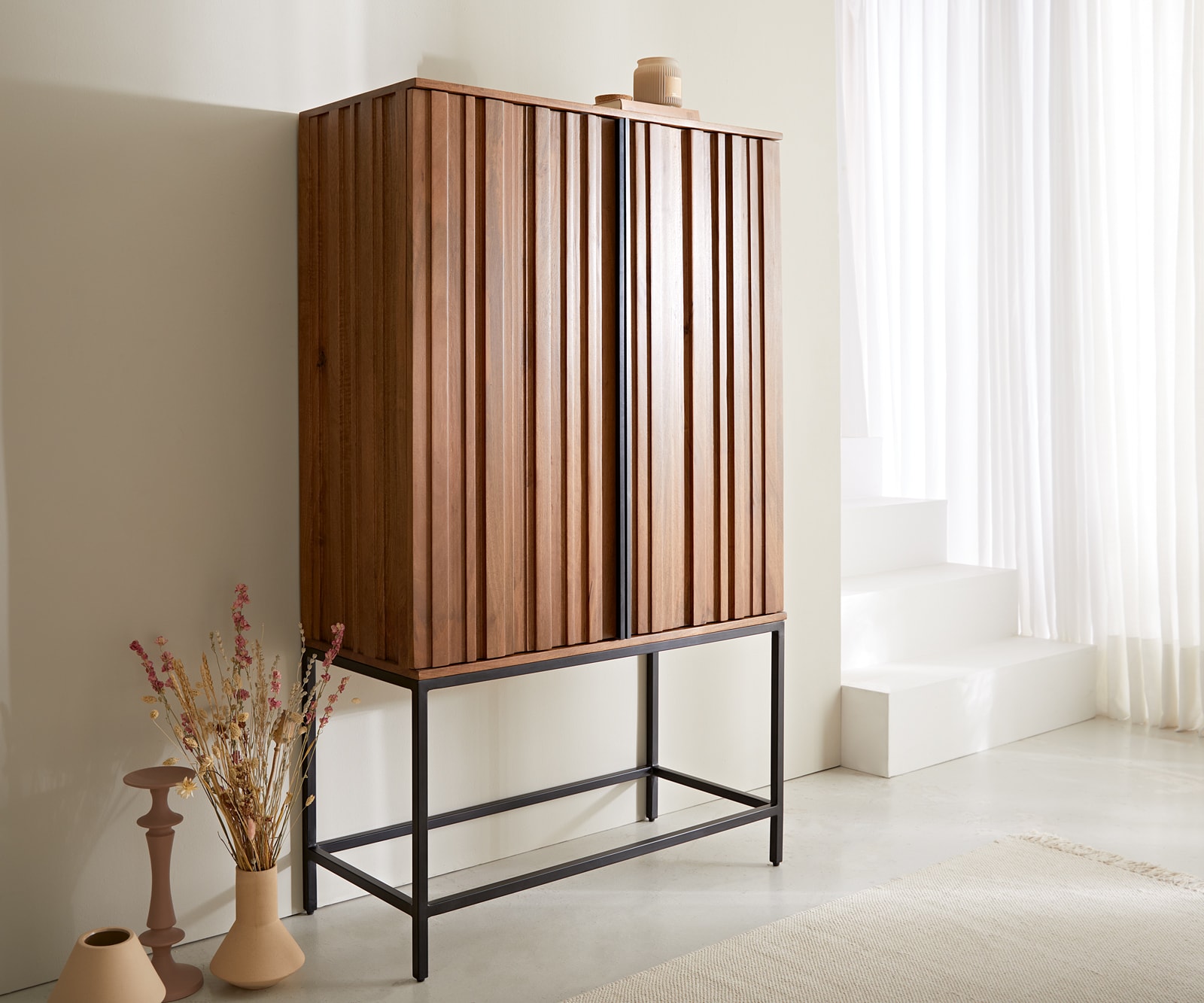 Highboard Sivela 90x150 cm mangobruin metaal zwart 2 deuren