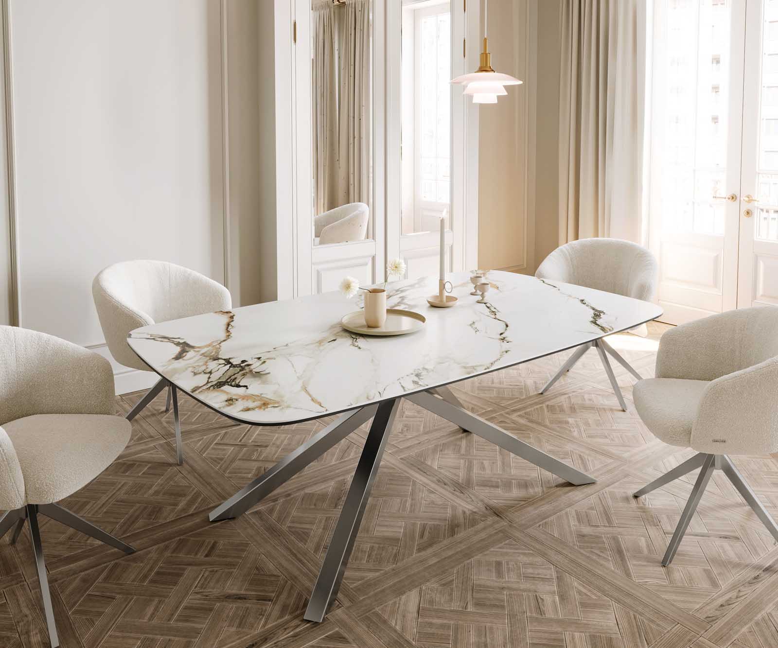Eetkamertafel Edge Boot 200x100 keramiek Calacatta Luxe wit-goud-grijs kruisframe rechthoek RVS