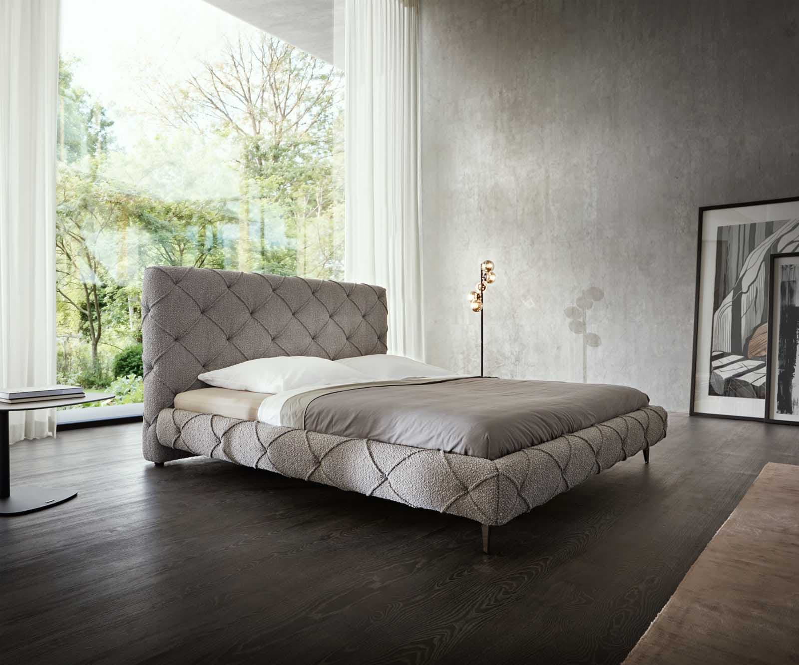 Nayara gestoffeerd bedframe 180x200 cm bouclé zilvergrijs Nayara gestoffeerd bedframe 180x200 cm bouclé zilvergrijs