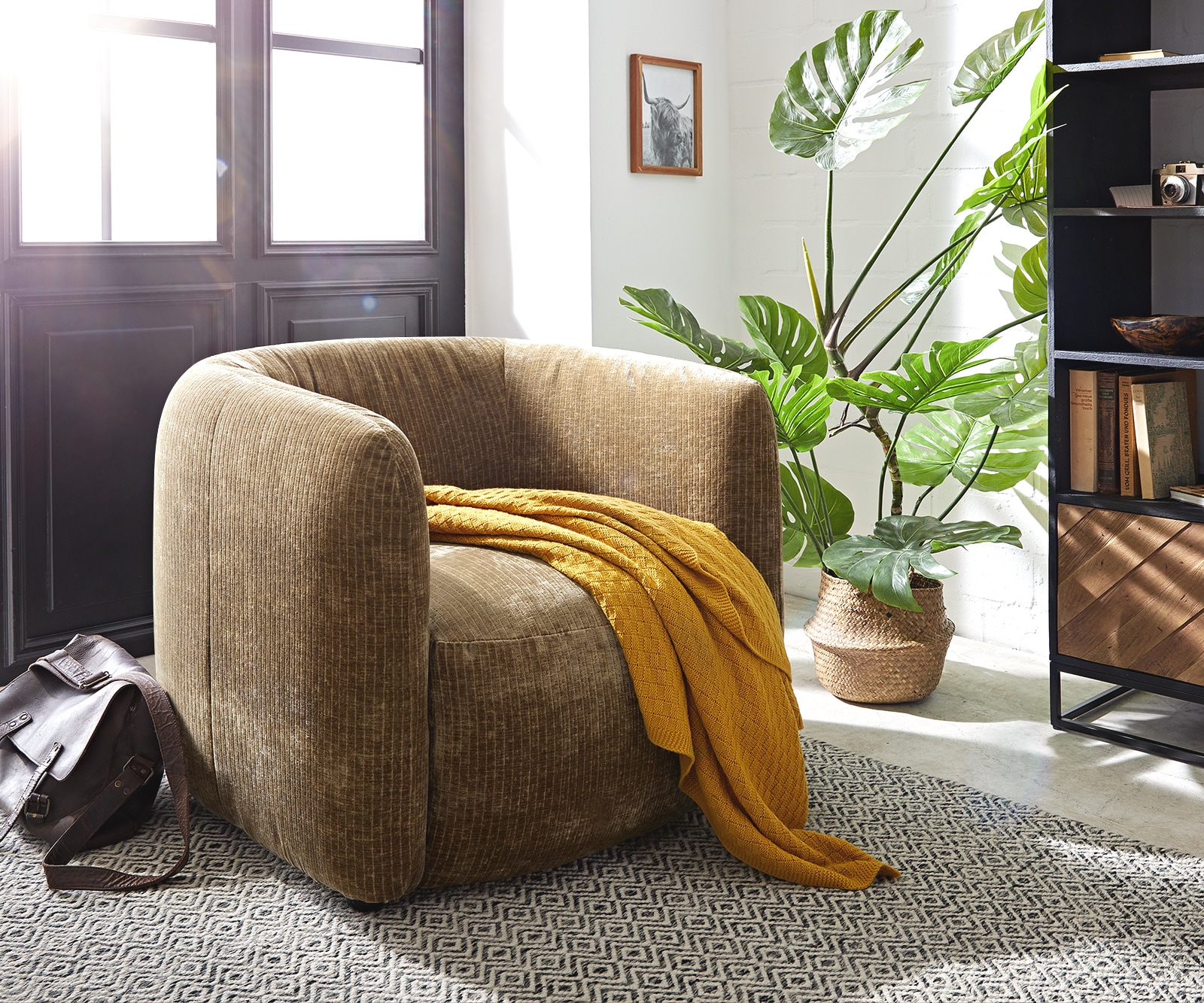 Cocktail-fauteuil Caol 85x85 cm chenille gold Cocktail-fauteuil Caol 85x85 cm chenille gold