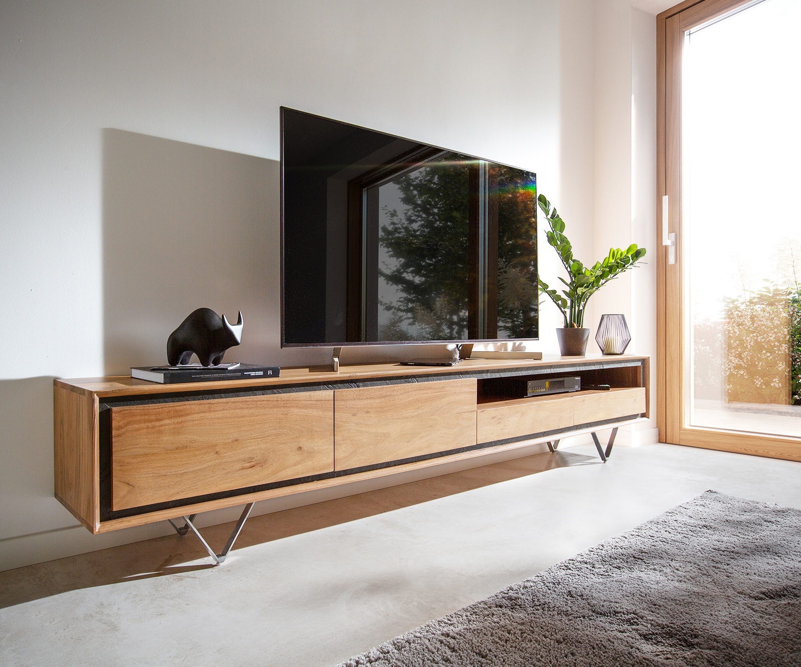 Tv-meubel Stonegrace 240 cm acacia natuur 2 deuren 1 legplank 2 laden steenfineer V-poot Tv-meubel Stonegrace 240 cm acacia natuur 2 deuren 1 legplank 2 laden steenfineer V-poot
