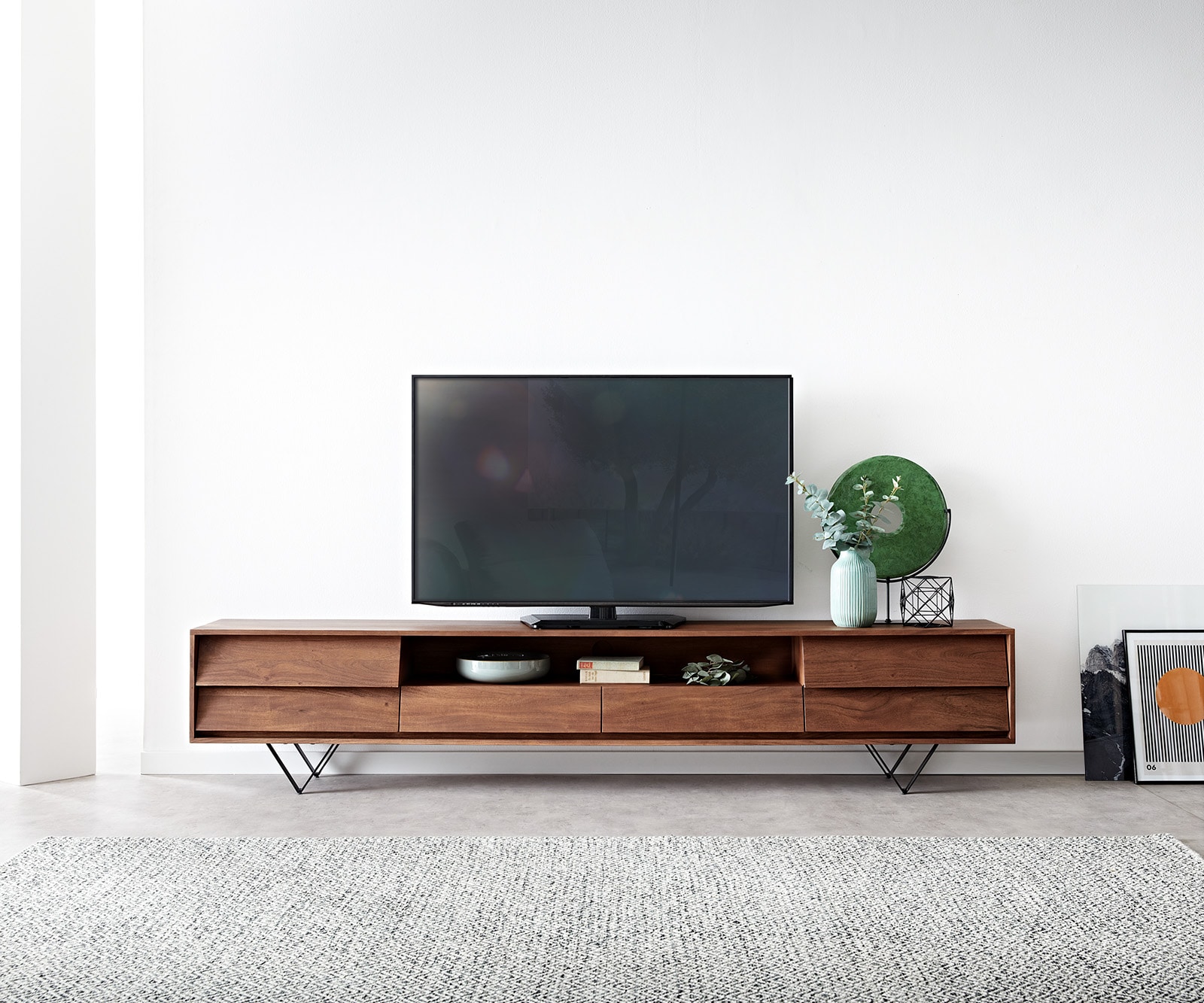 TV-Meubel Eloi Acacia Bruin 240x35 cm 2 Deuren 2 Laden V-Poot Zwart 1 TV-Meubel Eloi Acacia Bruin 240x35 cm 2 Deuren 2 Laden V-Poot Zwart 1