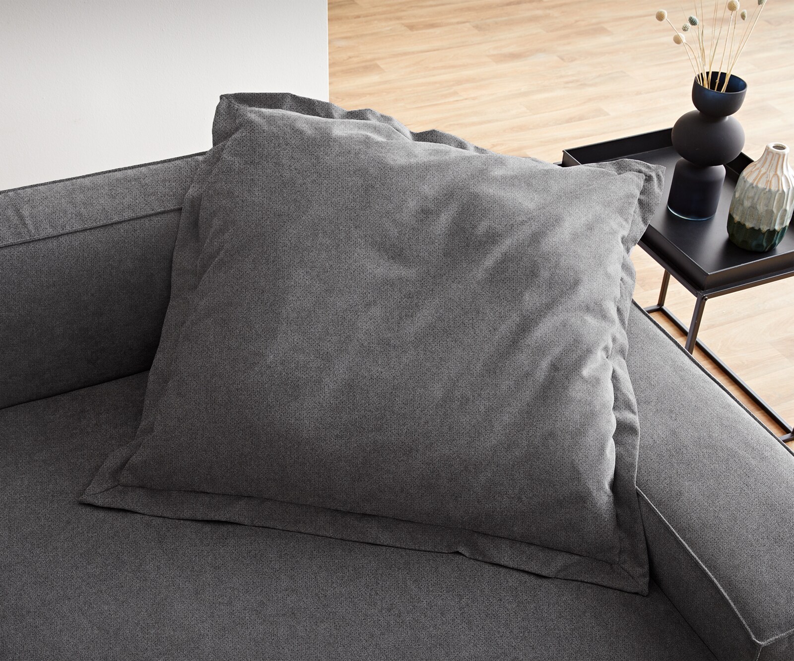 Sierkussen Sirpio XL 85x85 microvezel taupe 3