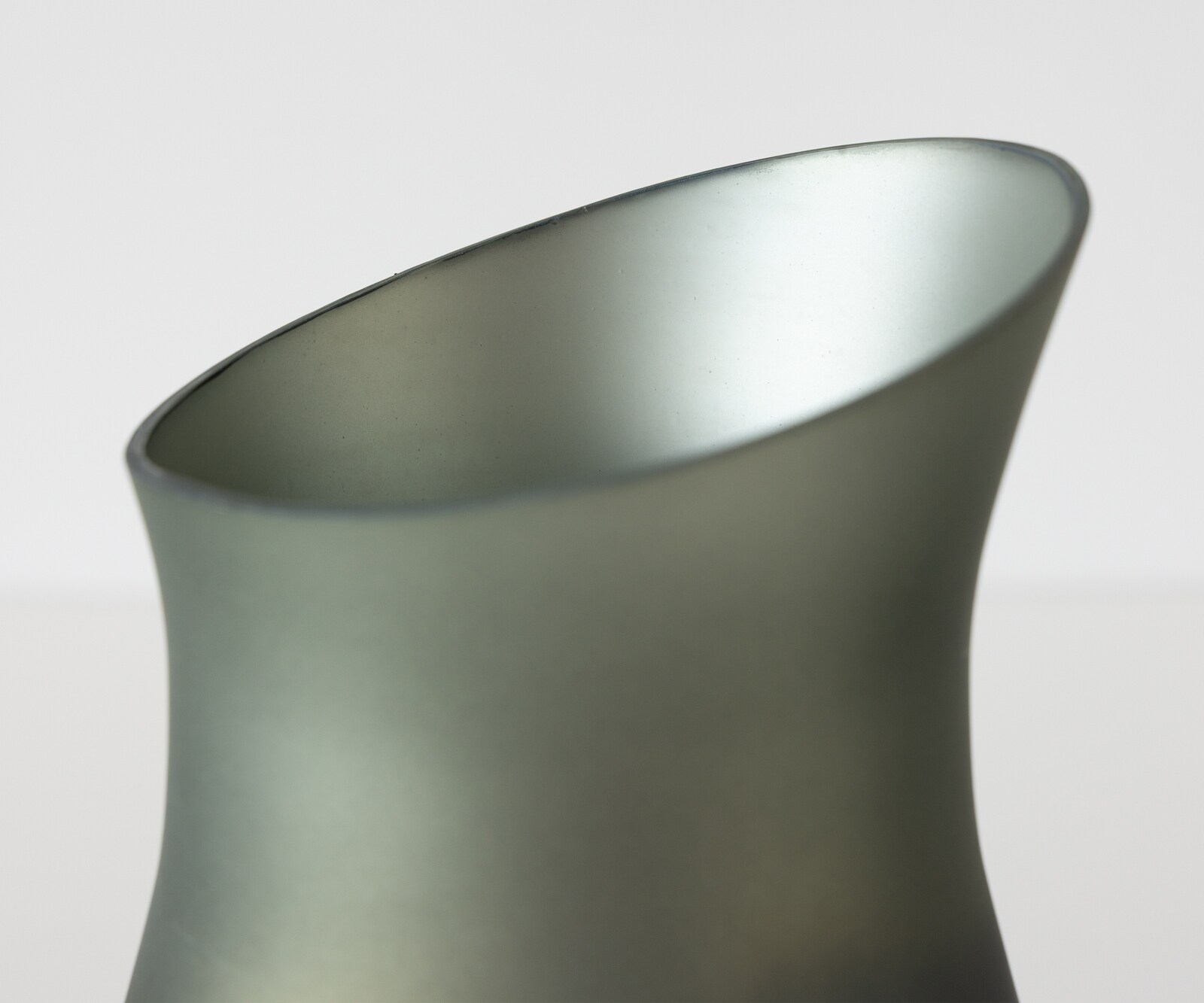 Vaas Curvia B18 x D11 x H41 cm Glas Aurora Mondgeblazen 4