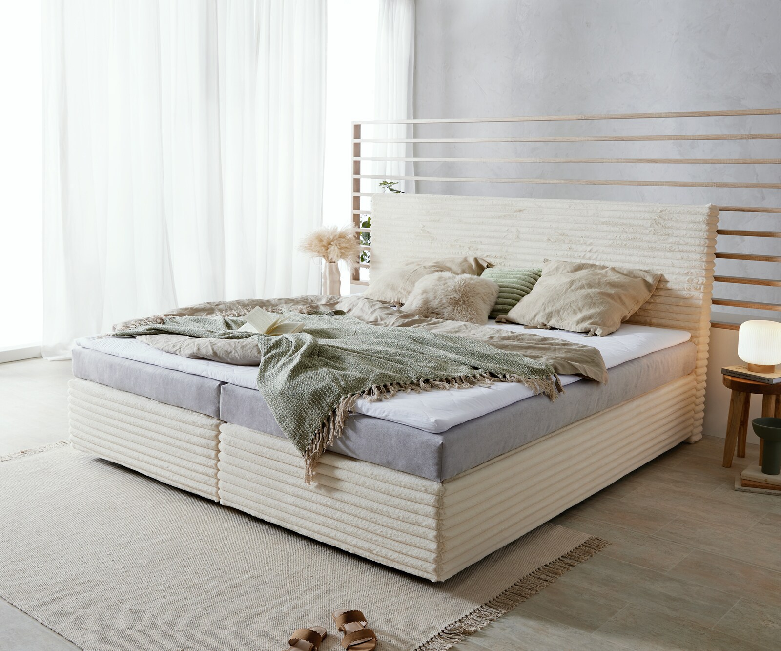 Boxspringbed Dream-Well pluche koord beige 200x200 cm Bonell matras PU topper Boxspringbed Dream-Well pluche koord beige 200x200 cm Bonell matras PU topper