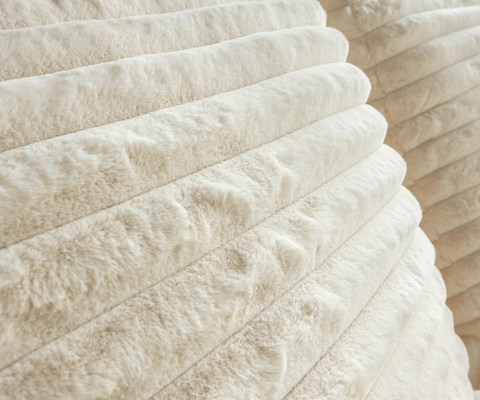 Stofstaal pluche corduroy beige 