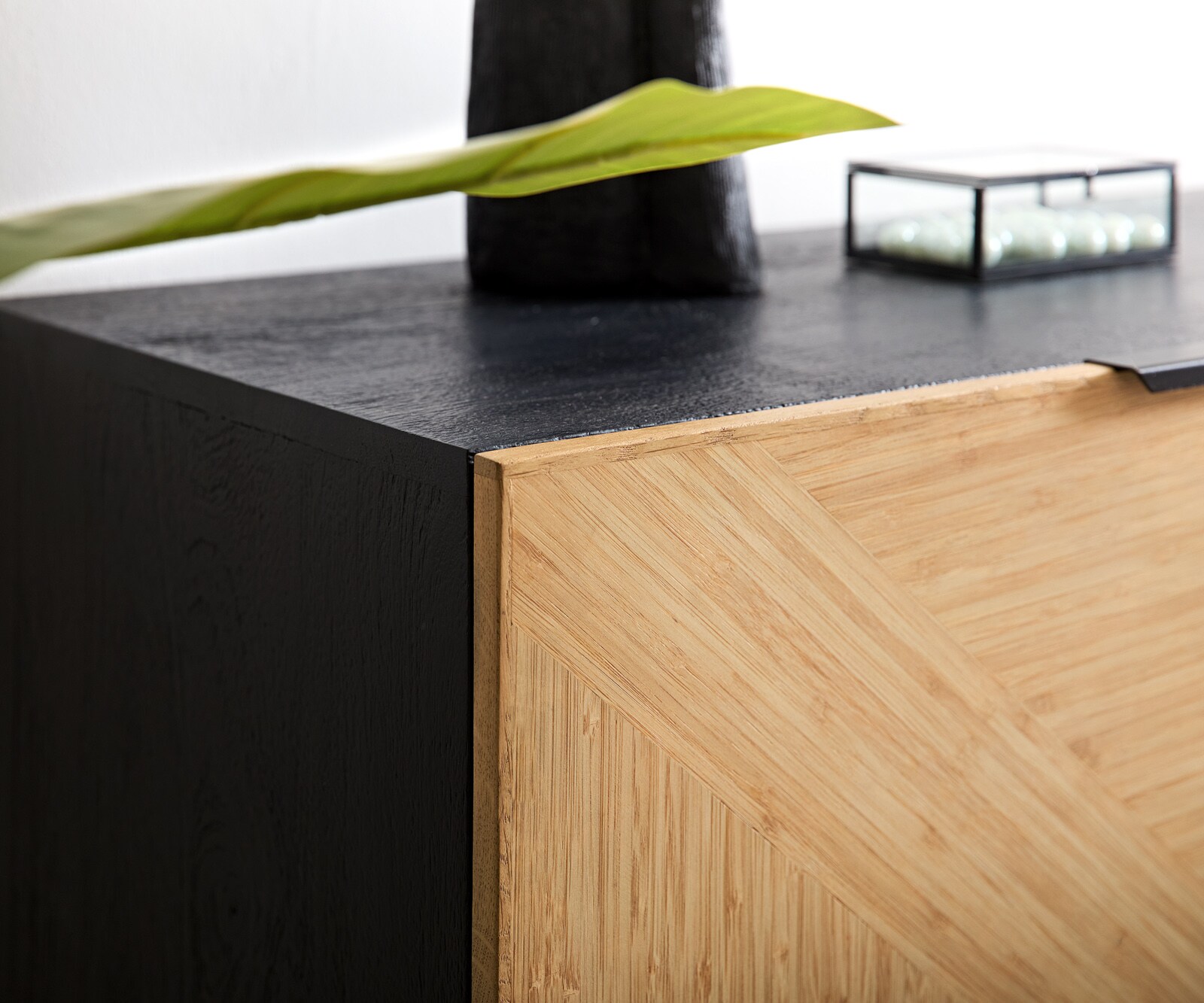 Dressoir Mikkusu 140 Bamboe Natuurlijk Mango Zwart 6 laden Metaal Zwart 2
