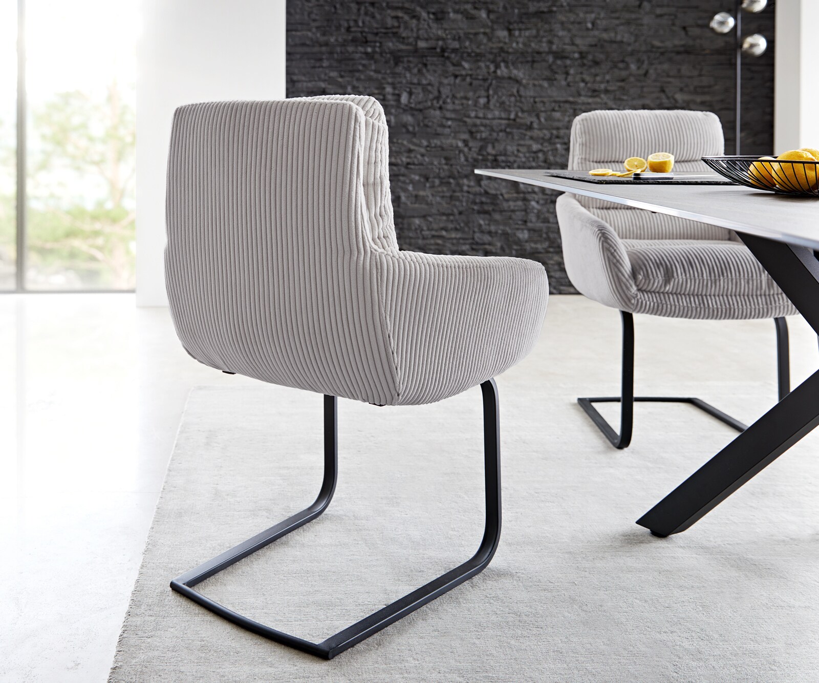 Sledemodel Abelia-Flex met armleuning koord zilver grijs sledemodel vlak zwart 4 Sledemodel Abelia-Flex met armleuning koord zilver grijs sledemodel vlak zwart 4