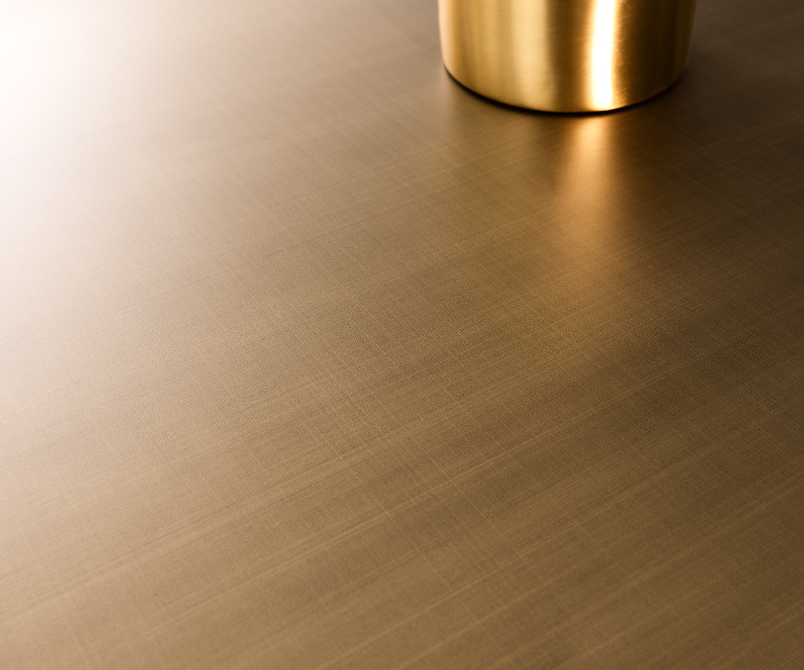 Commode Aira Metaalgoud 200 cm 4 deuren Acrylpoot 2 Commode Aira Metaalgoud 200 cm 4 deuren Acrylpoot 2