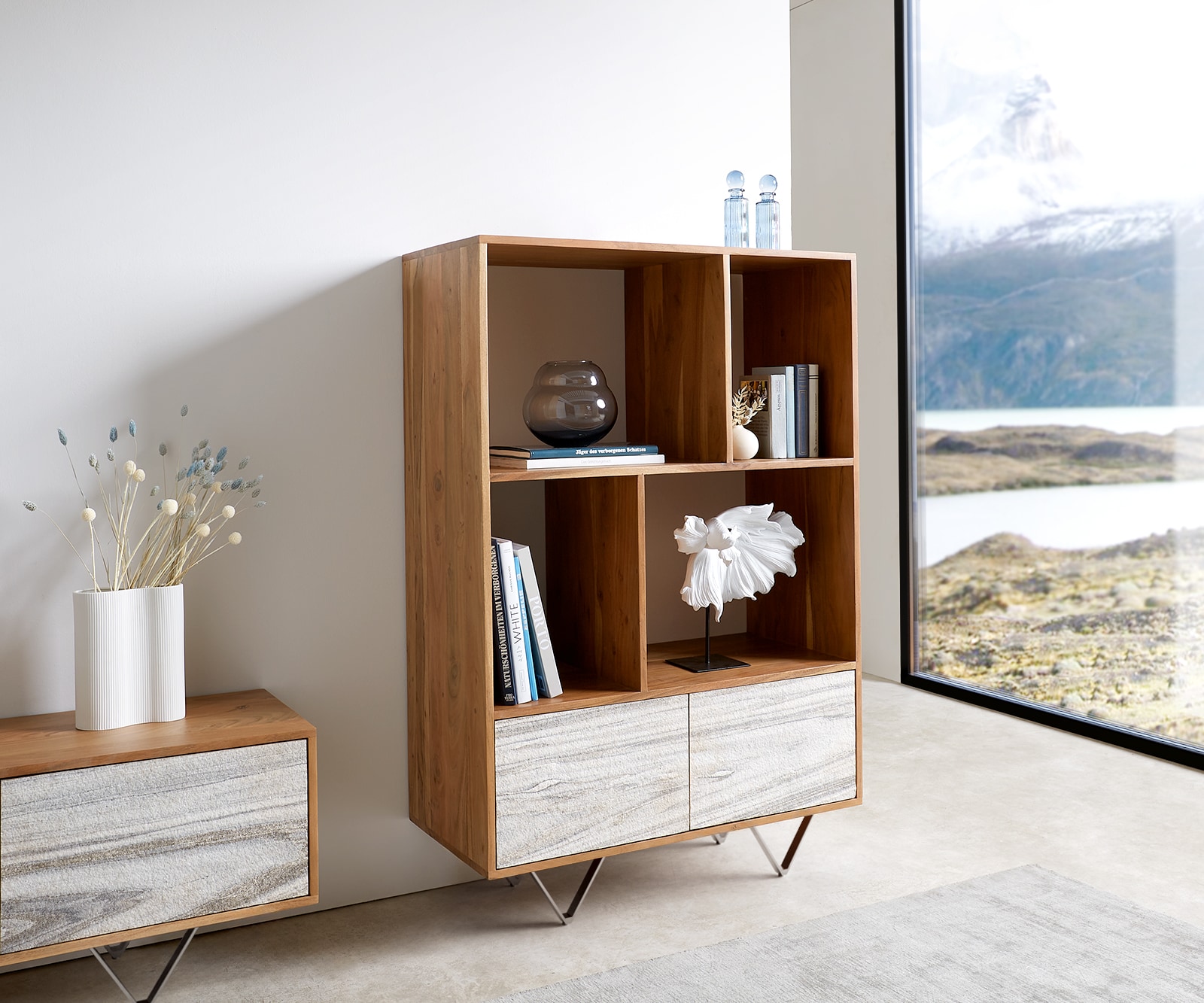 Highboard Kleo 90x130 cm natuur acacia 2 deuren V-poot rvs Highboard Kleo 90x130 cm natuur acacia 2 deuren V-poot rvs
