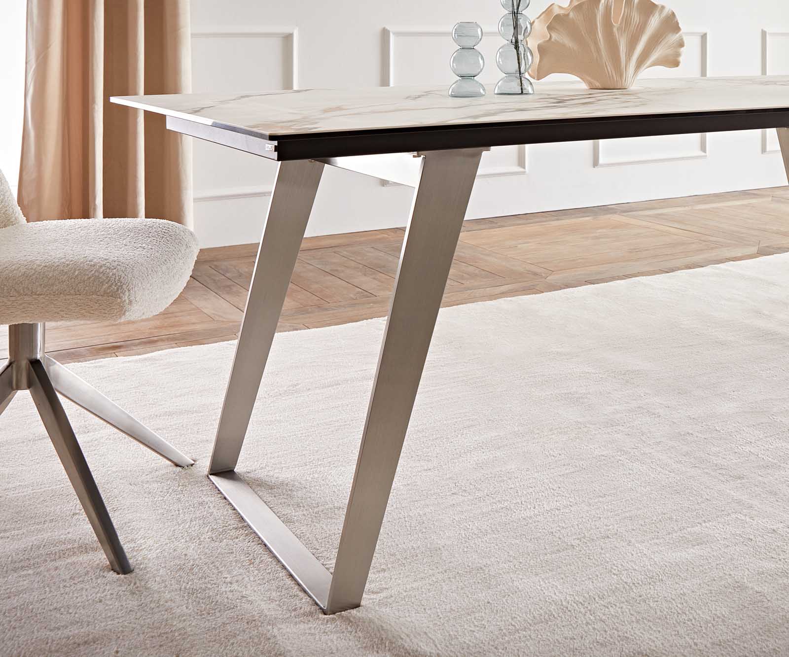 Eetkamertafel Edge 200x100 keramiek Calacatta Luxe wit-goud-grijs RVS schuin 6