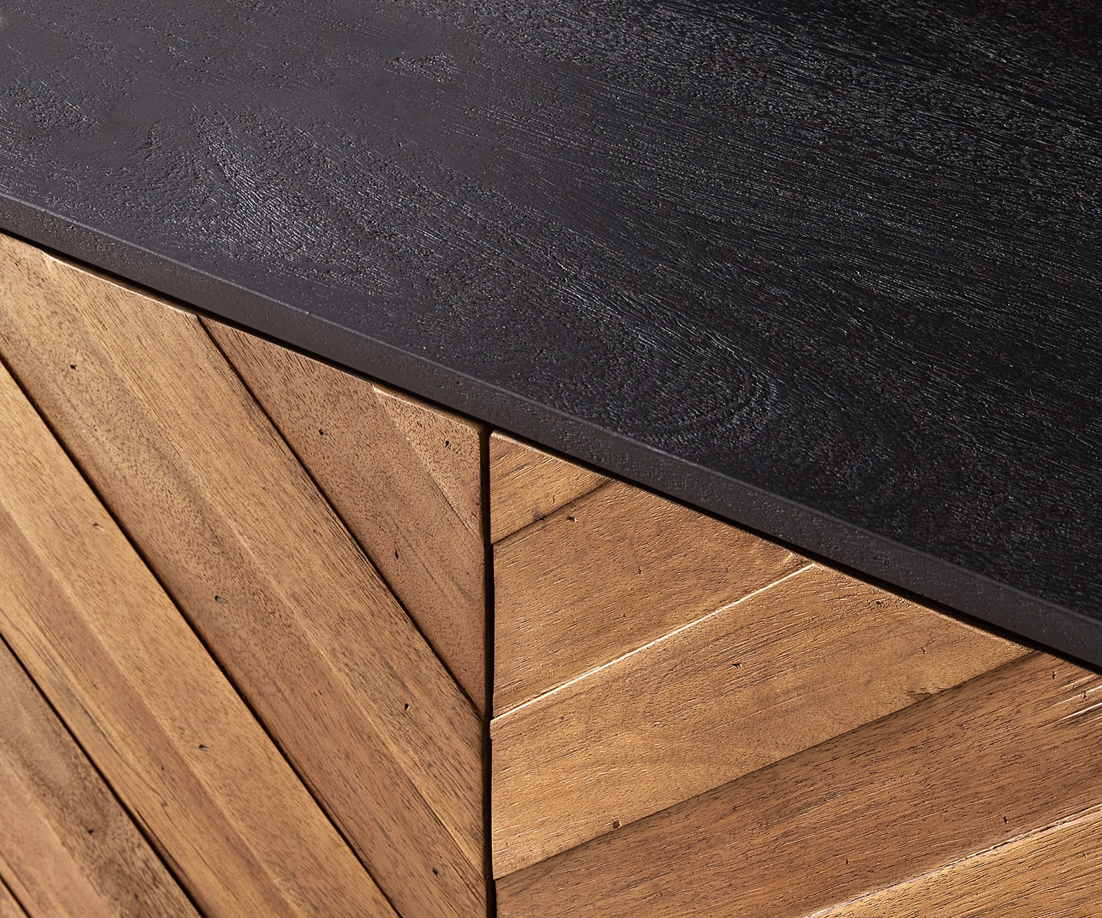 Dressoir Famke 145 cm mango teak 3 deuren  2 Dressoir Famke 145 cm mango teak 3 deuren  2