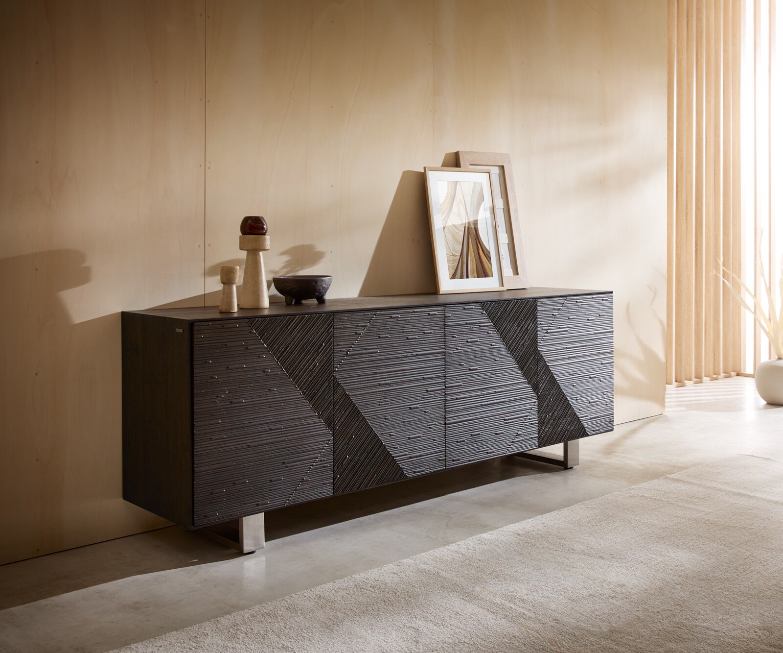 Dressoir Tereos 200 cm essenhout donkerbruin 3D-effect 4 deuren glijder geborsteld RVS