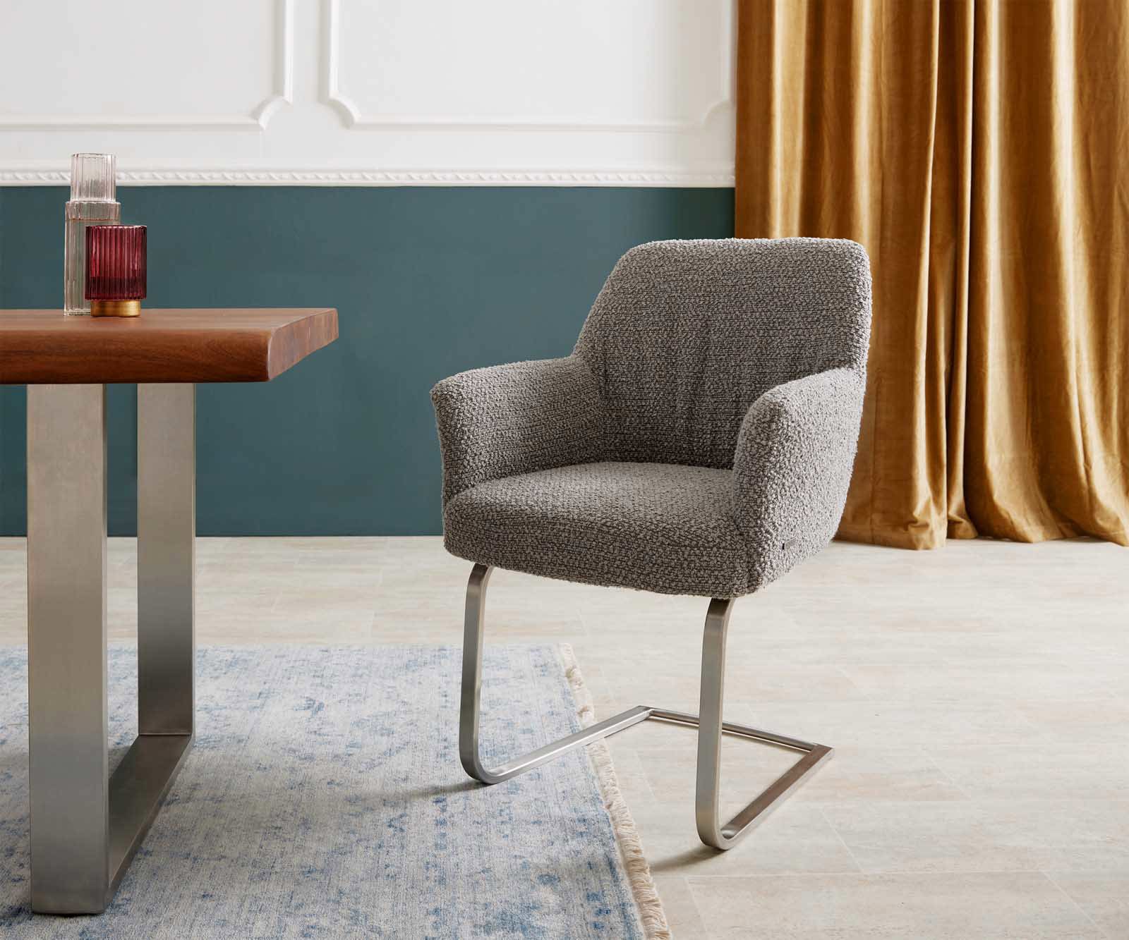 Sledemodel Xana-Flex met armleuning bouclé zilver grijs sledemodel vlak roestvrij staal pocketveer kern Sledemodel Xana-Flex met armleuning bouclé zilver grijs sledemodel vlak roestvrij staal pocketveer kern