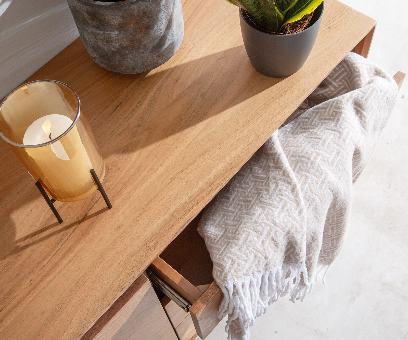 Dressoir Stonegrace 175 cm acacia natuur 2 deuren 3 laden steen fineer V-poot 4