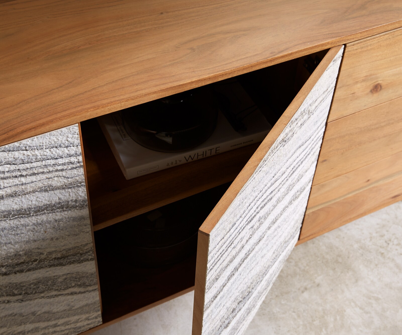 Dressoir Kleo 175 cm acacia natuur 4 deurs hoekig poot metaal zwart 4