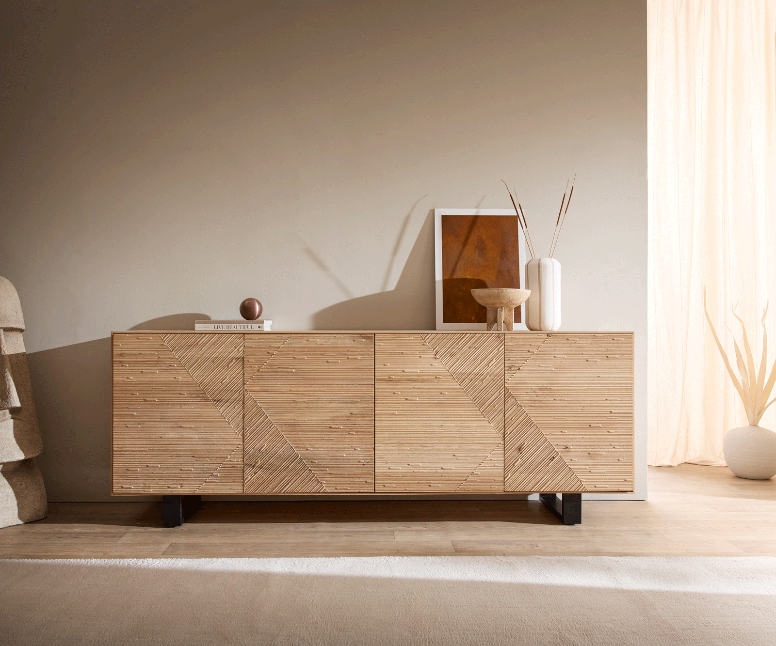 Dressoir Tereos 200 cm eiken natuur 3D-effect 4 deuren metalen sledepoten zwart 4