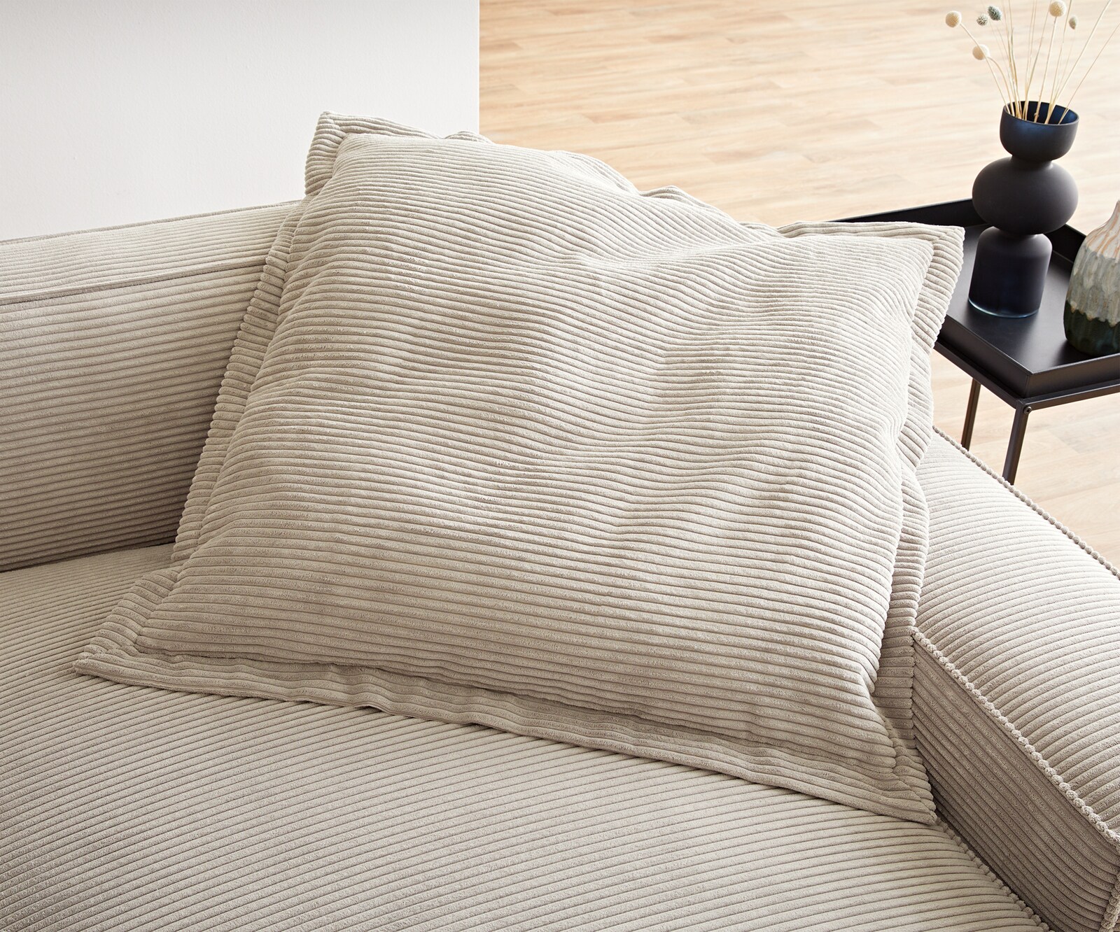 Sierkussen Sirpio 70x70 corduroy beige 3