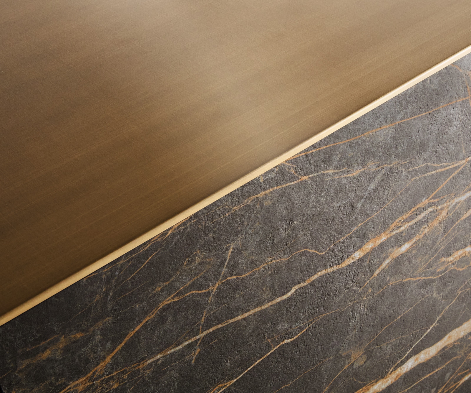 Dressoir Yori metaal goud 200 cm 2 deuren 3 lades acrylvoet keramiek Laminam®Noir Desir bruin  3