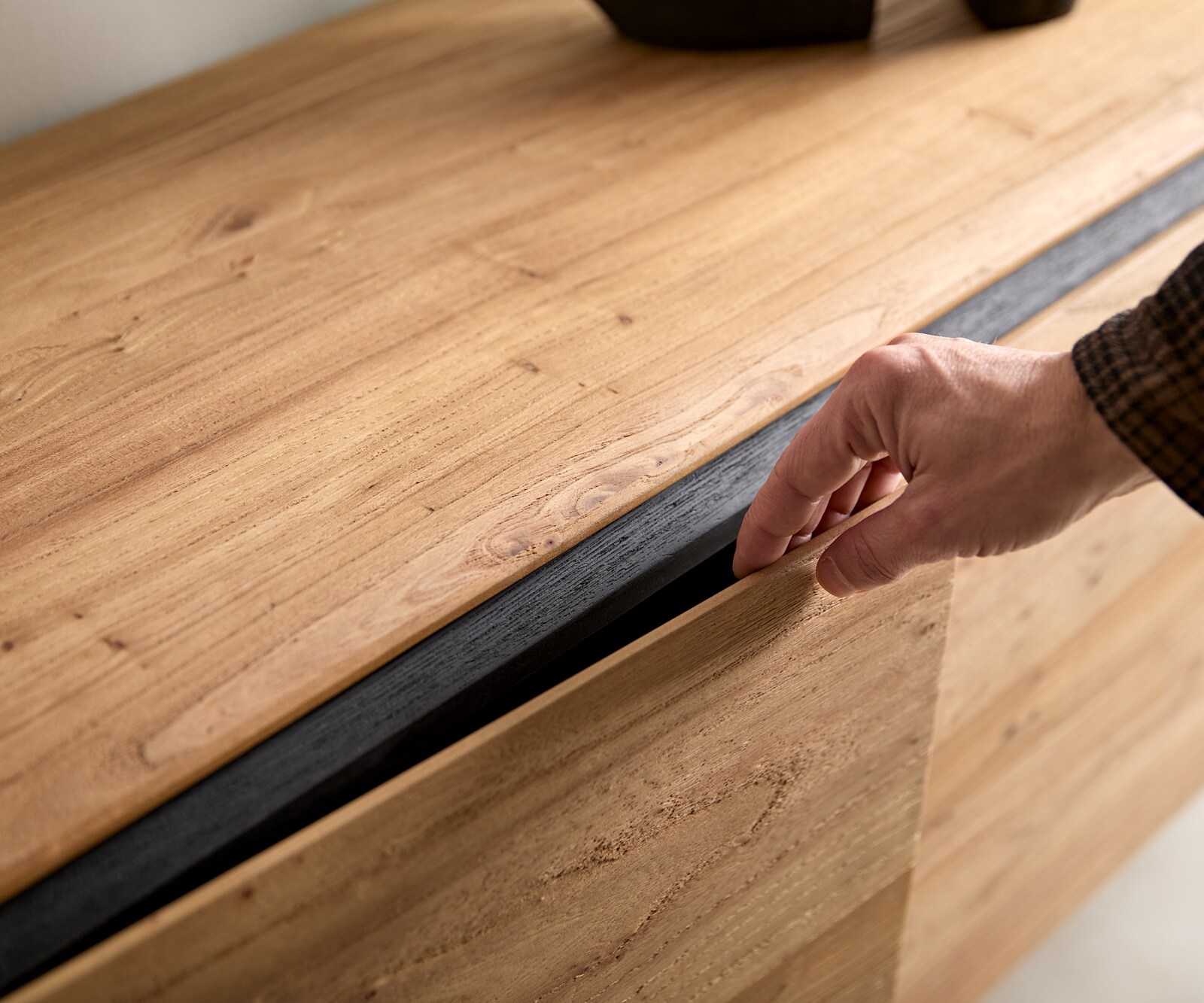 Dressoir Giacinto 180 cm natuur iep 4 deuren L-onderstel zwart 3
