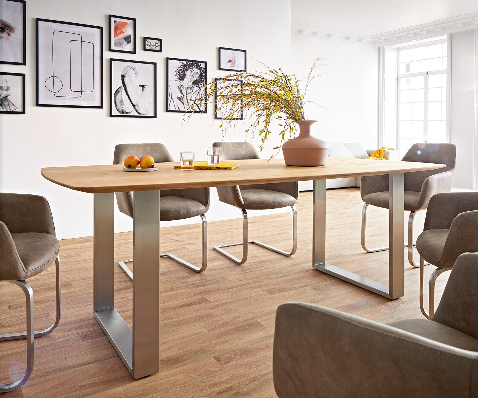 Eettafel Edge Boot 200x100x2,5-3 eiken natuur roestvrij staal  smal  Schweizer Kante 1