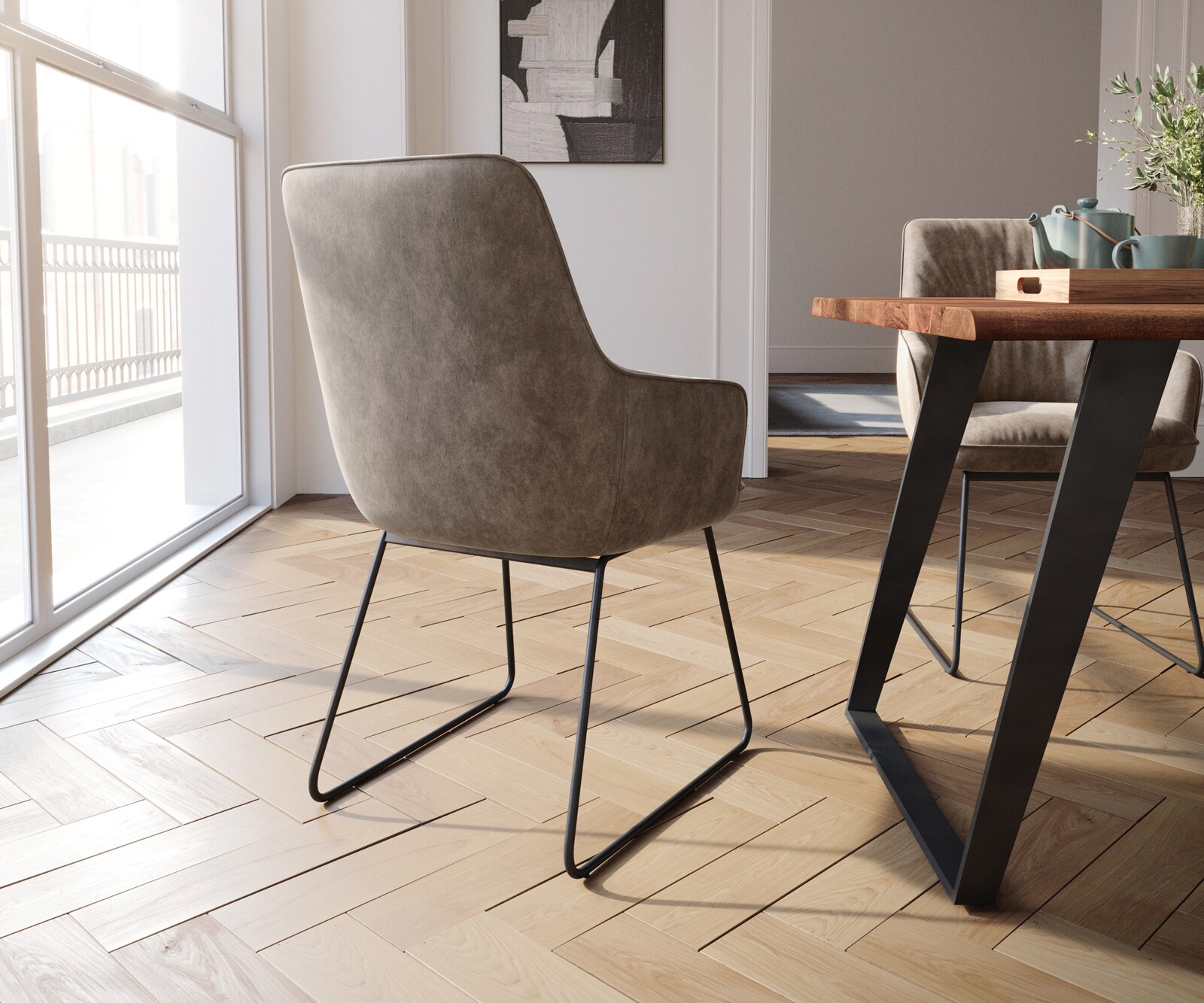 Eetkamerstoel Zelia-Flex met armleuning microvelours taupe vintage slipframe zwart pocketveer kern 4