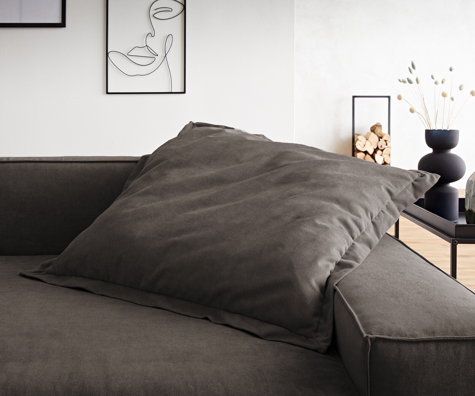Sierkussen Sirpio 70x70 microvezel kakibruin 2
