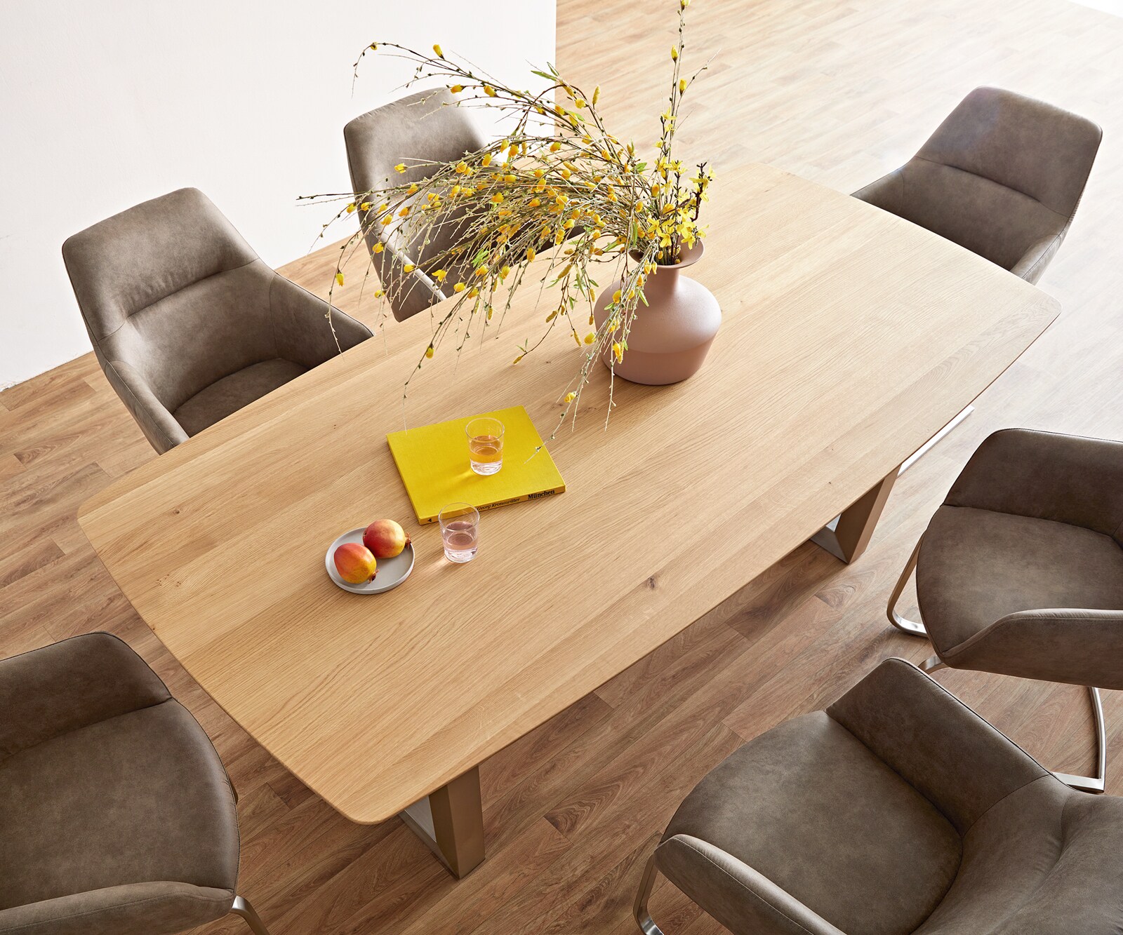 Eettafel Edge Boot 200x100x2,5-3 eiken natuur roestvrij staal  breed Schweizer Kante 2