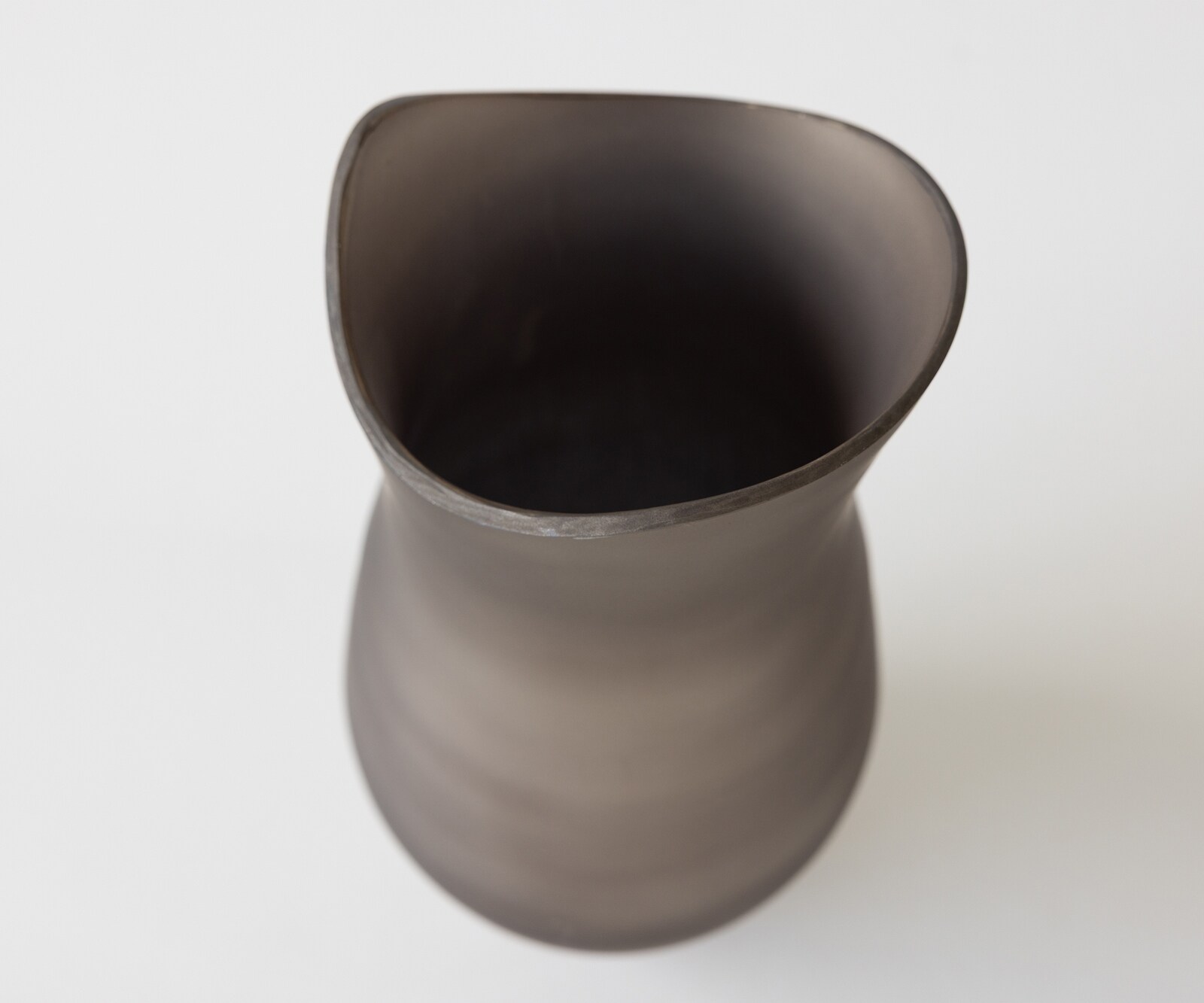 Vaas Sinuo B16 x D16 x H30 cm Glas Opal Mondgeblazen 4